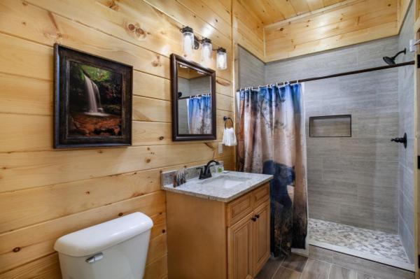 Escape To Nature's Embrace - Indoor Pool & Theatre