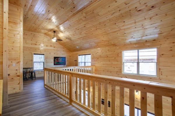 Escape To Nature's Embrace - Indoor Pool & Theatre *