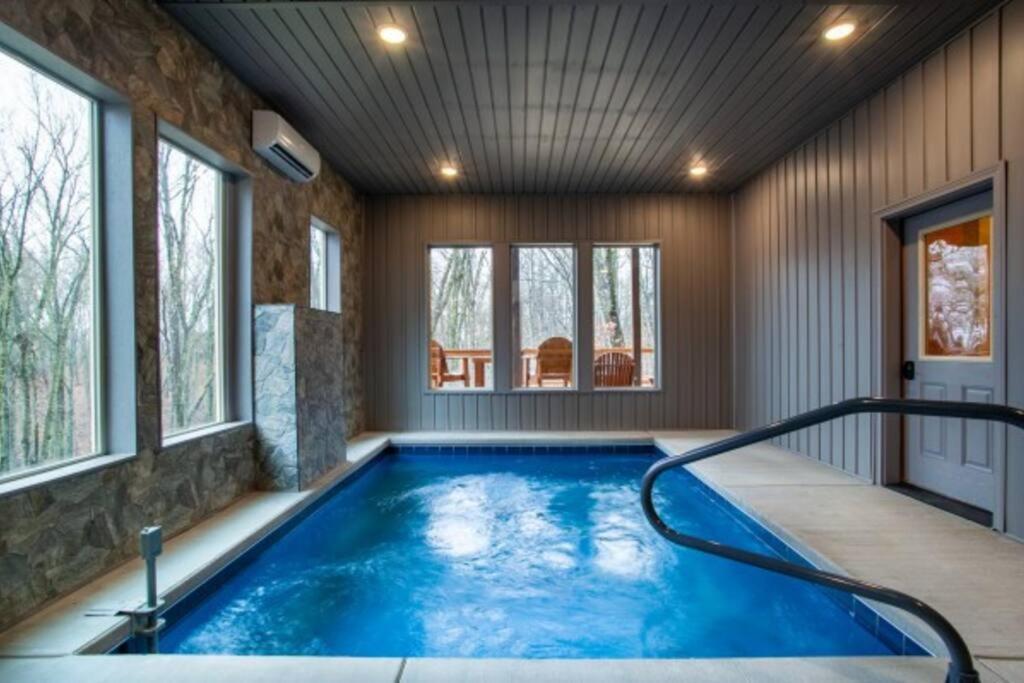 Escape To Nature's Embrace - Indoor Pool & Theatre * Gatlinburg