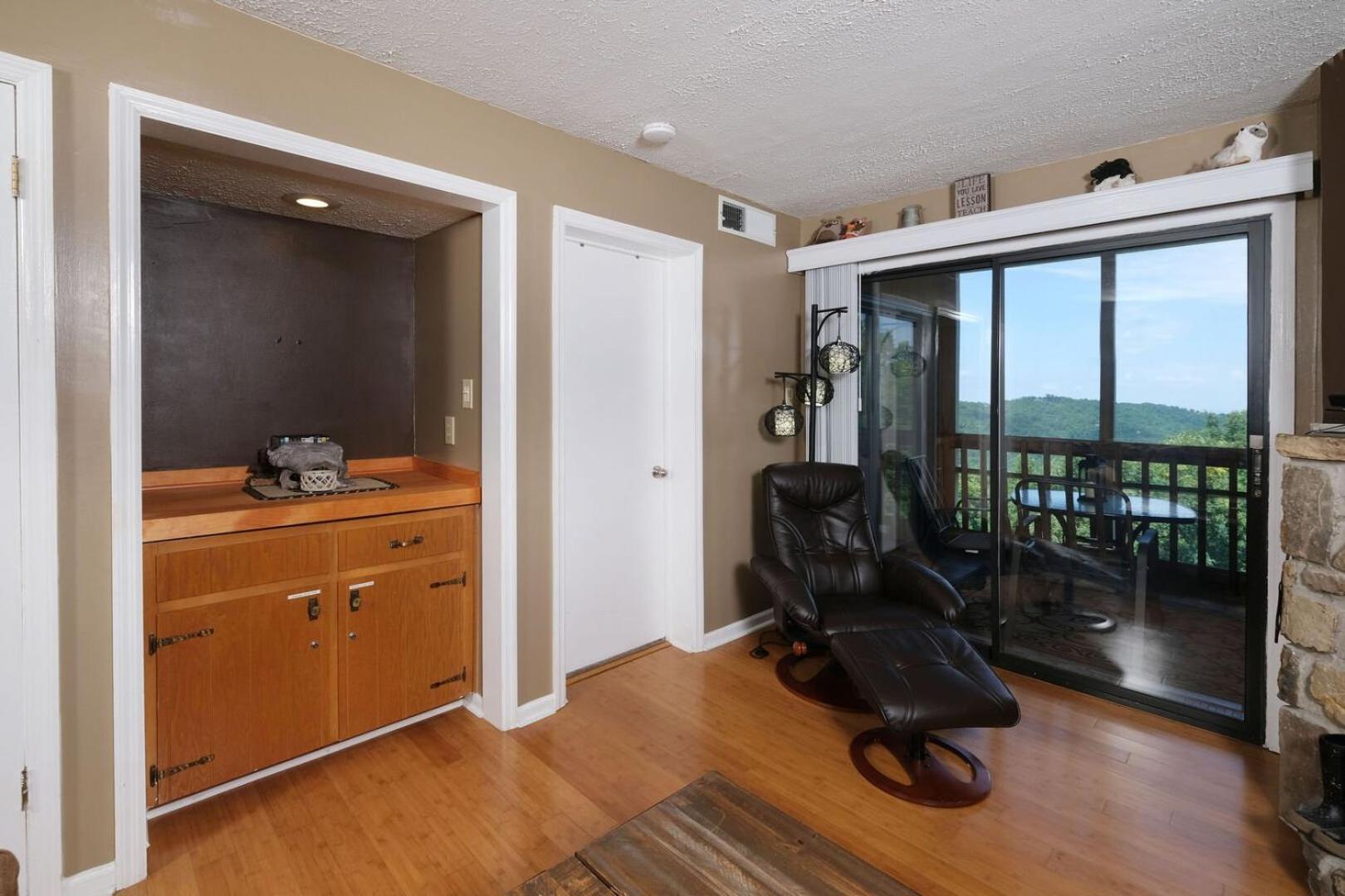 Holiday home 2br W Views! 7 Min To Downtown *