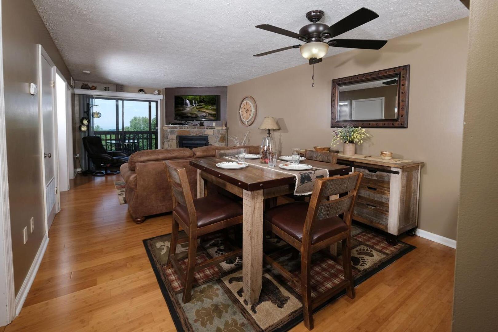 Holiday home 2br W Views! 7 Min To Downtown *