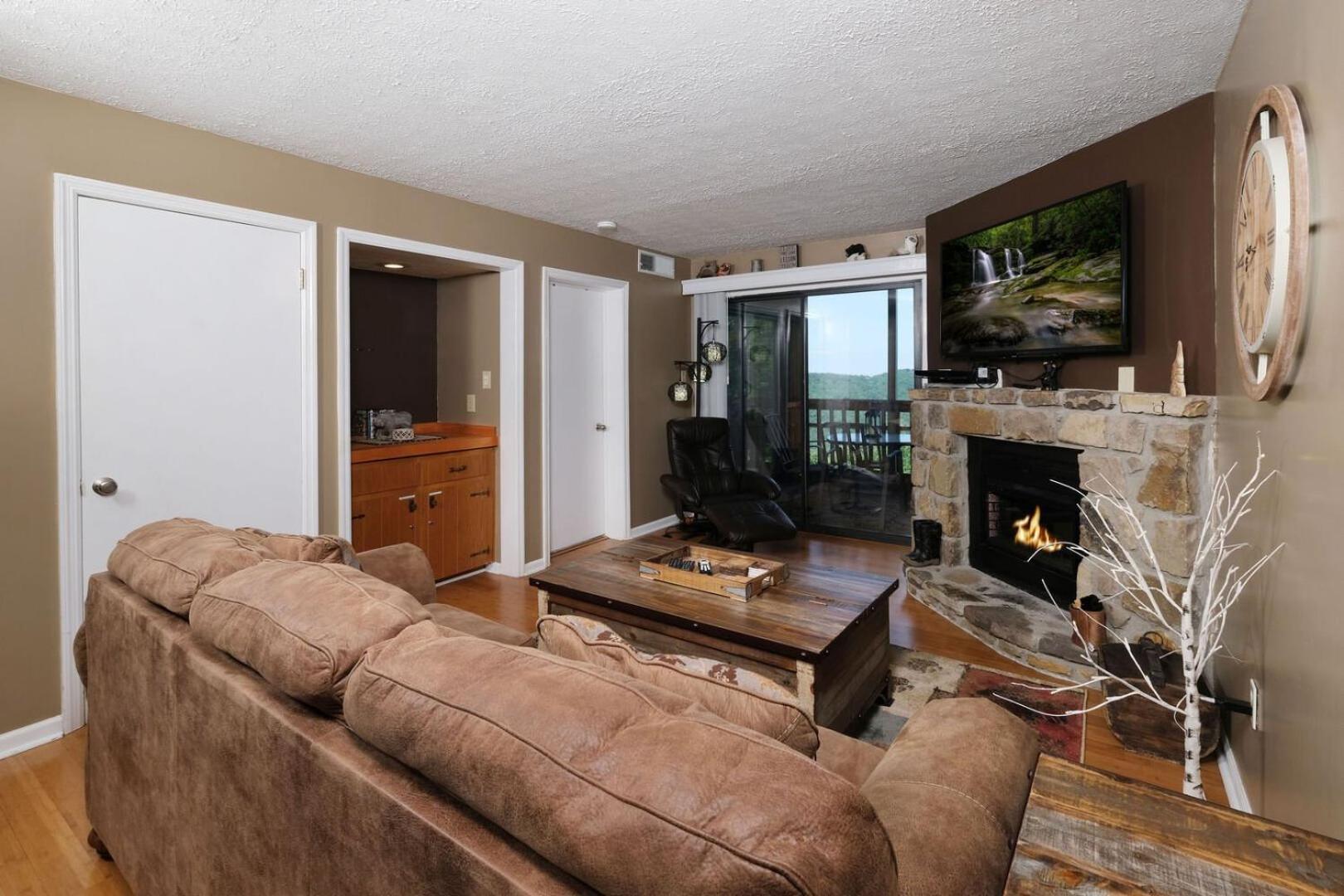 Holiday home 2br W Views! 7 Min To Downtown *