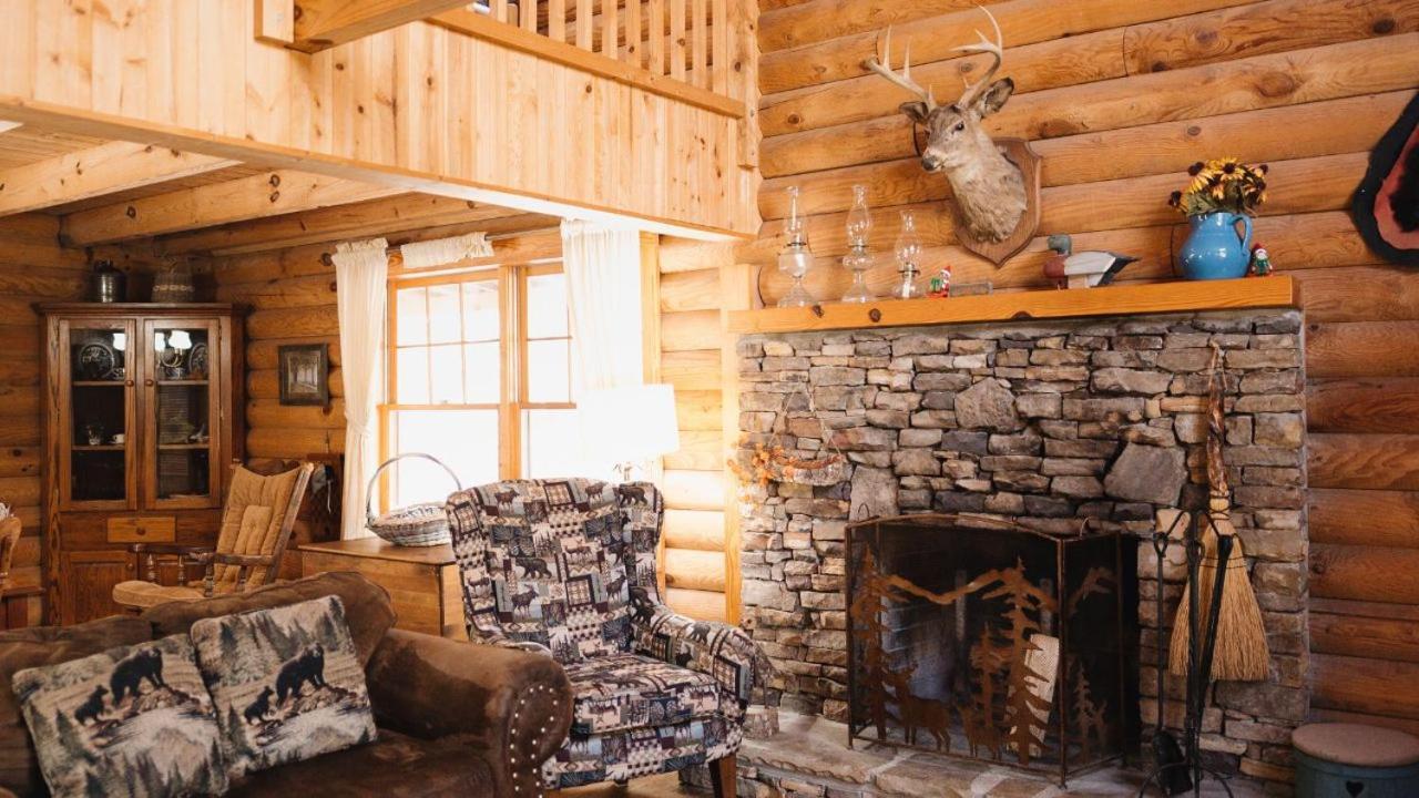 Creekside Spacious 4br Sleeps 12 Hot Tub Free Attraction Tickets Holiday home Gatlinburg