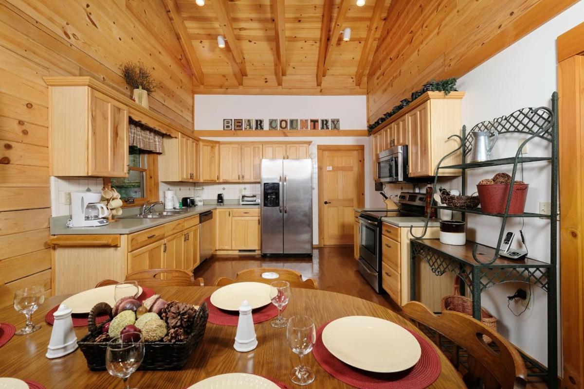 Cozy 3br Just 7 Min To Dwtn Hot Tub Free Attraction Tickets Holiday home *
