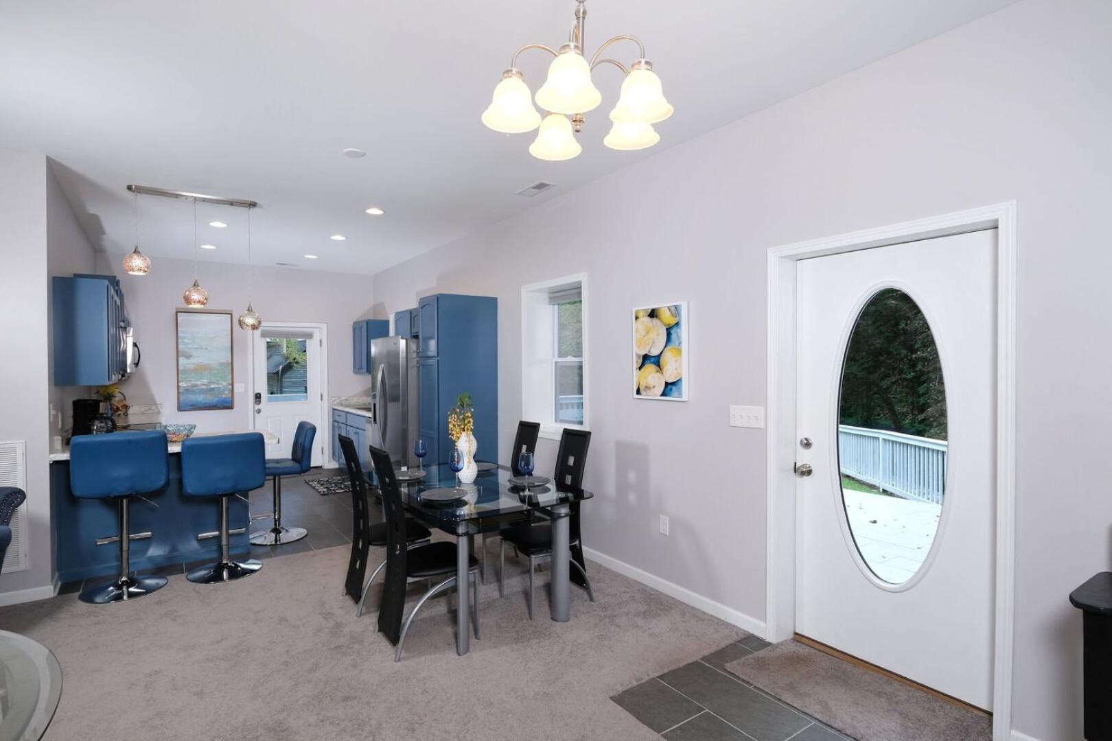 Modern And Romantic Creekside 1br Hot Tub! Free Attraction Tickets *
