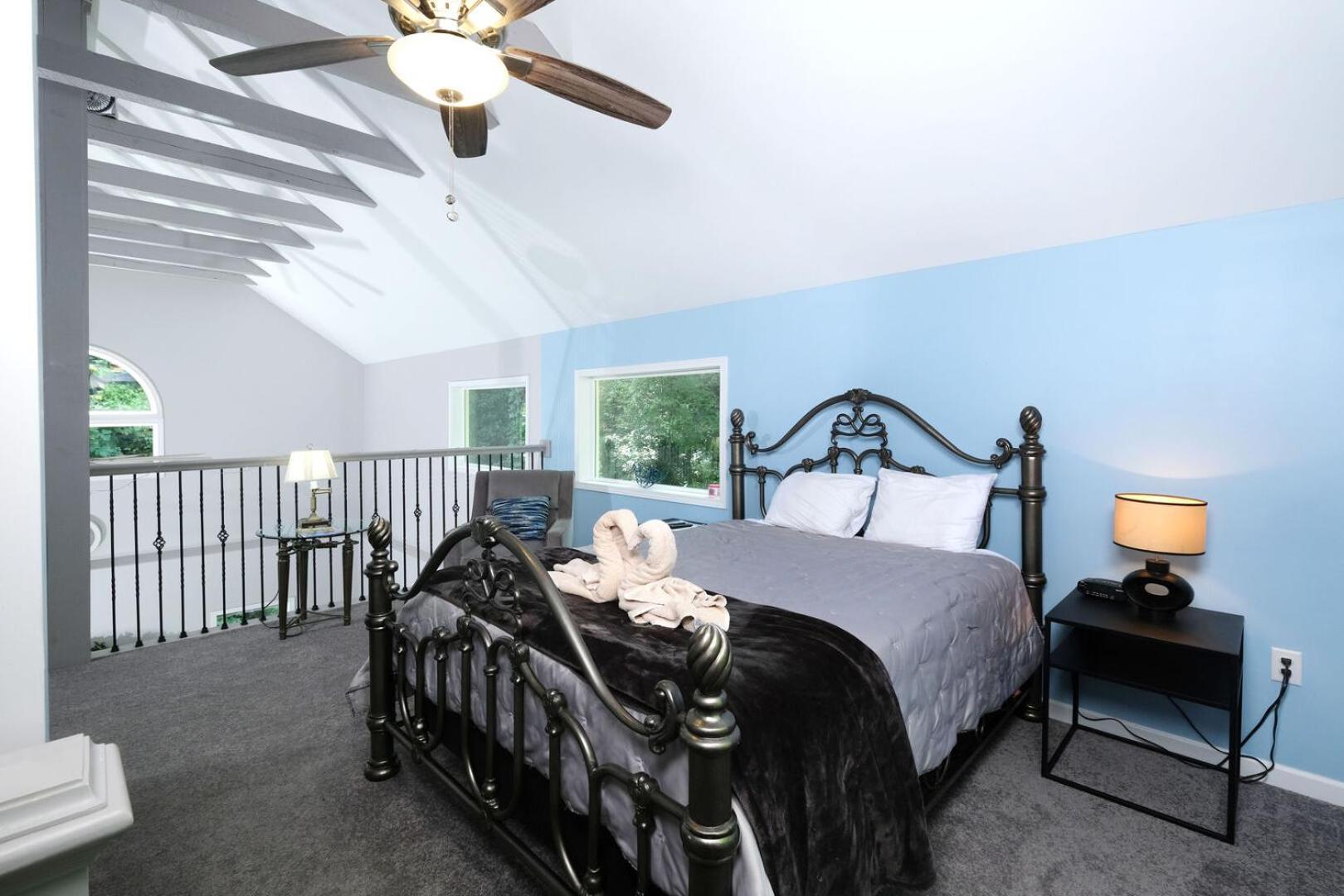 Holiday home Modern And Romantic Creekside 1br Hot Tub! Free Attraction Tickets Gatlinburg