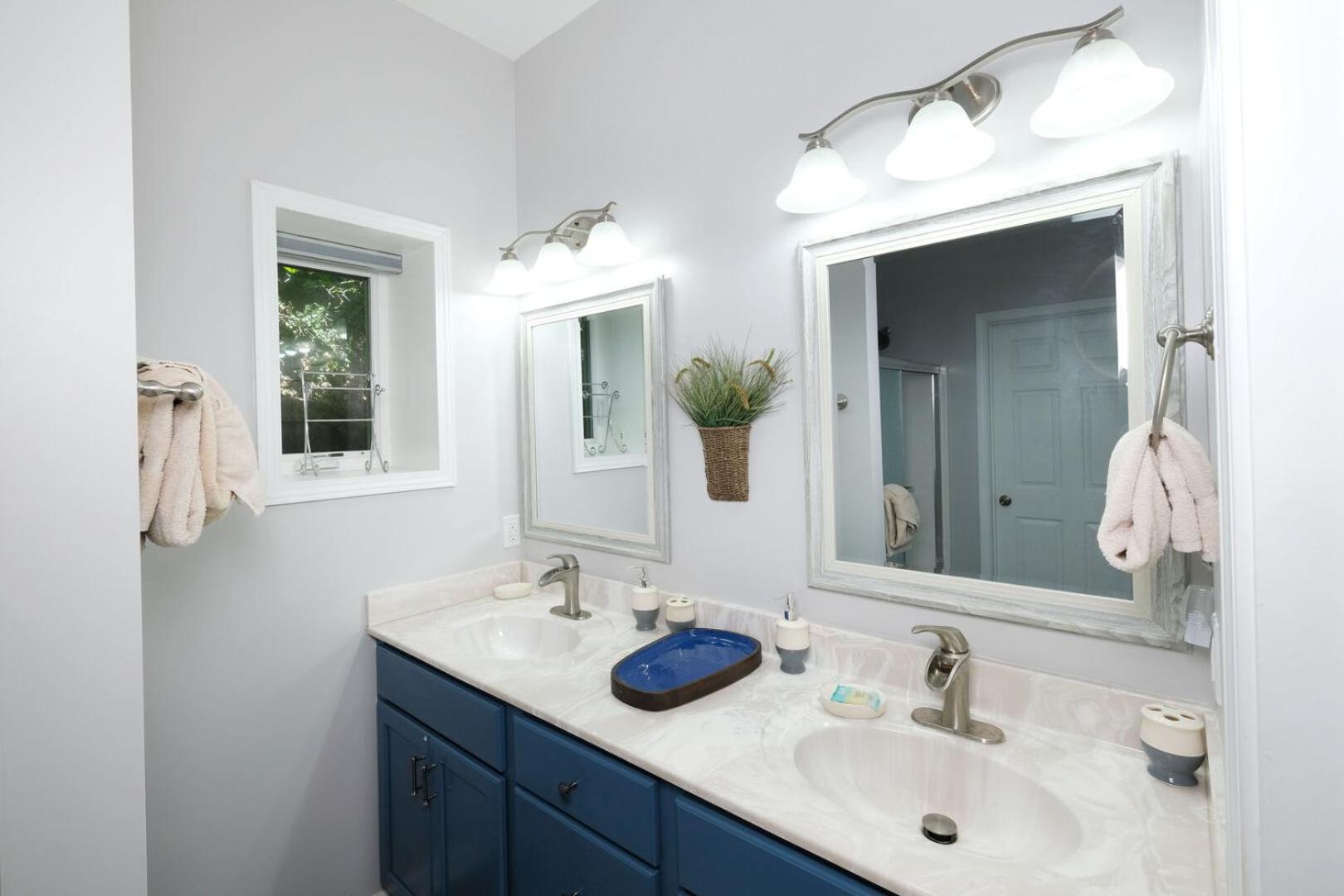 Modern And Romantic Creekside 1br Hot Tub! Free Attraction Tickets