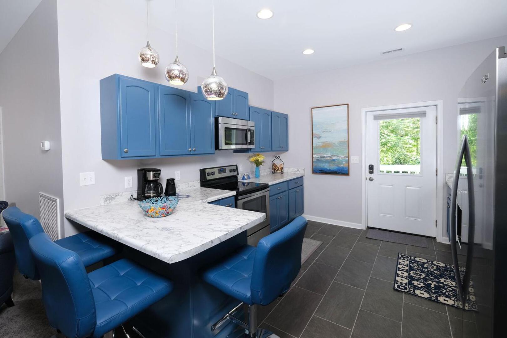 Modern And Romantic Creekside 1br Hot Tub! Free Attraction Tickets Holiday home