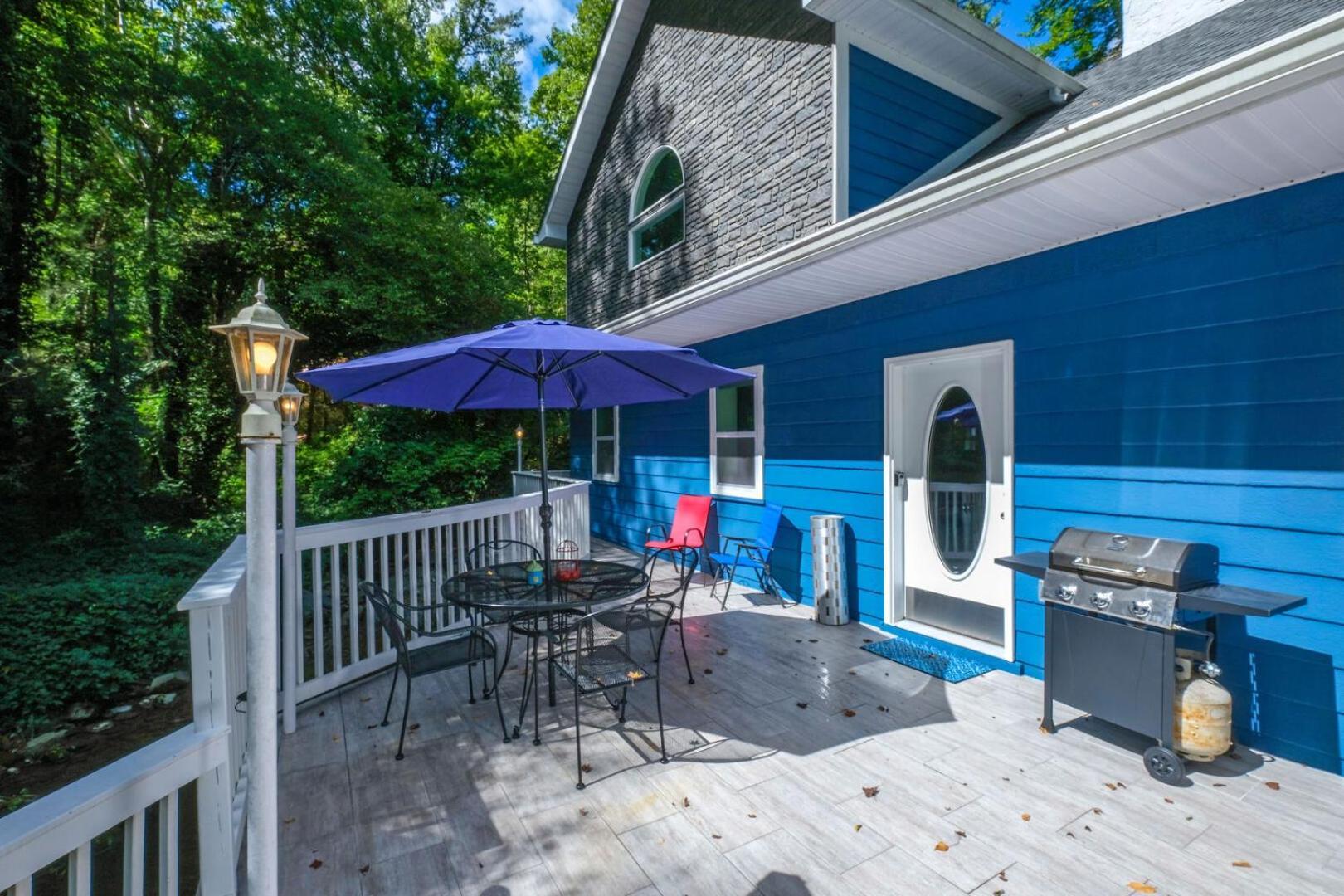 Holiday home Modern And Romantic Creekside 1br Hot Tub! Free Attraction Tickets *