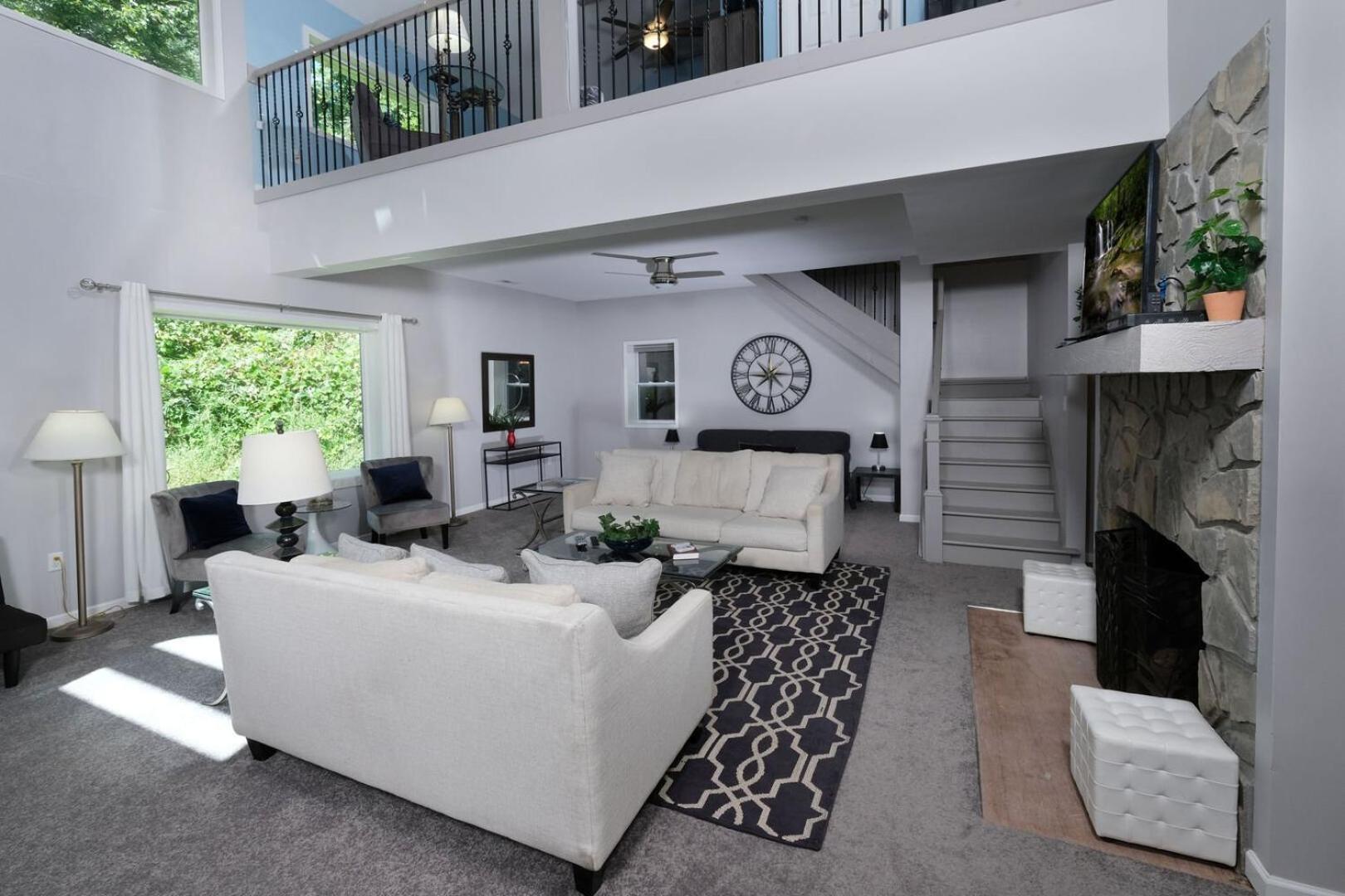 Modern And Romantic Creekside 1br Hot Tub! Free Attraction Tickets Holiday home *