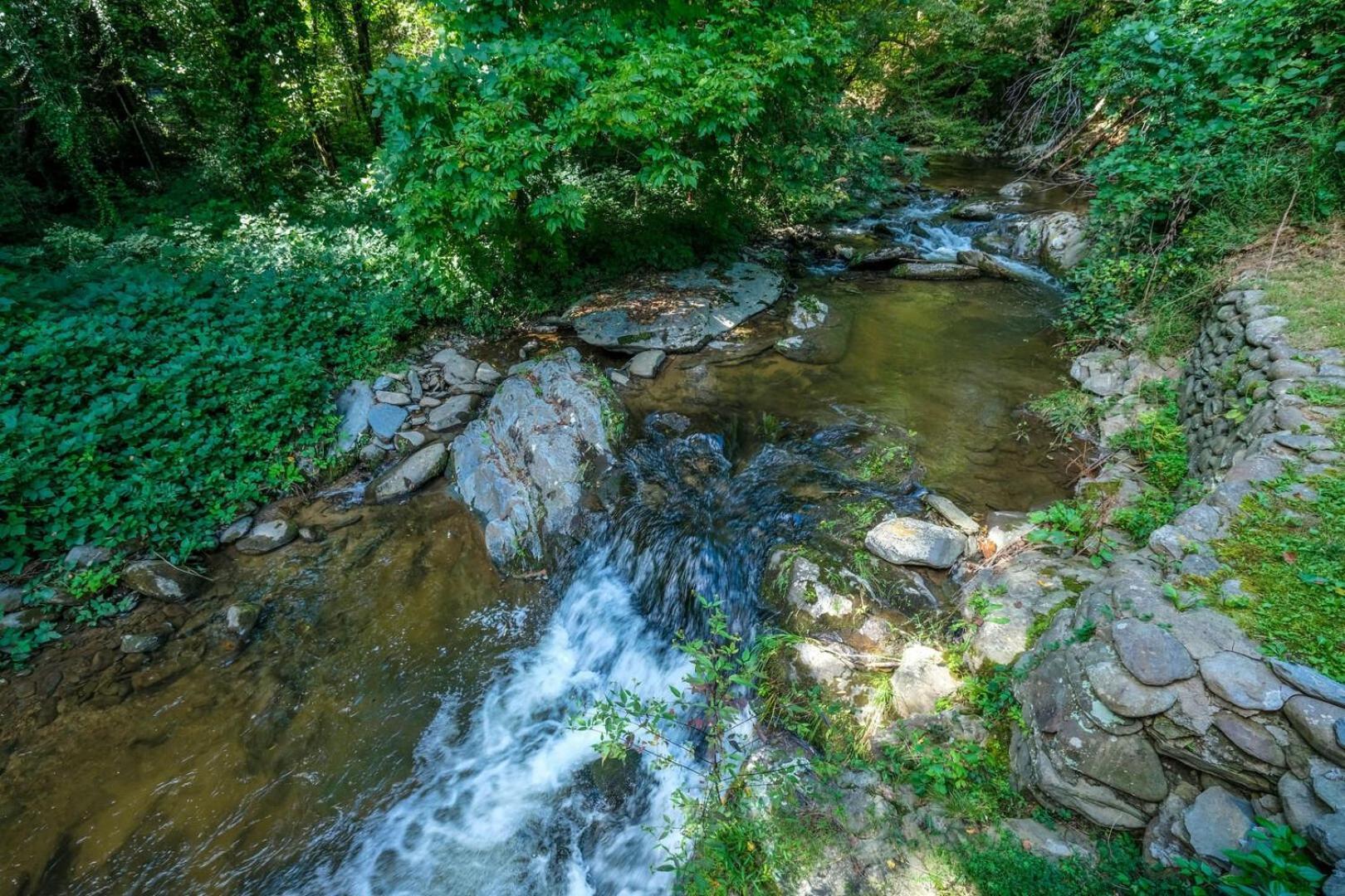 Modern And Romantic Creekside 1br Hot Tub! Free Attraction Tickets * Gatlinburg
