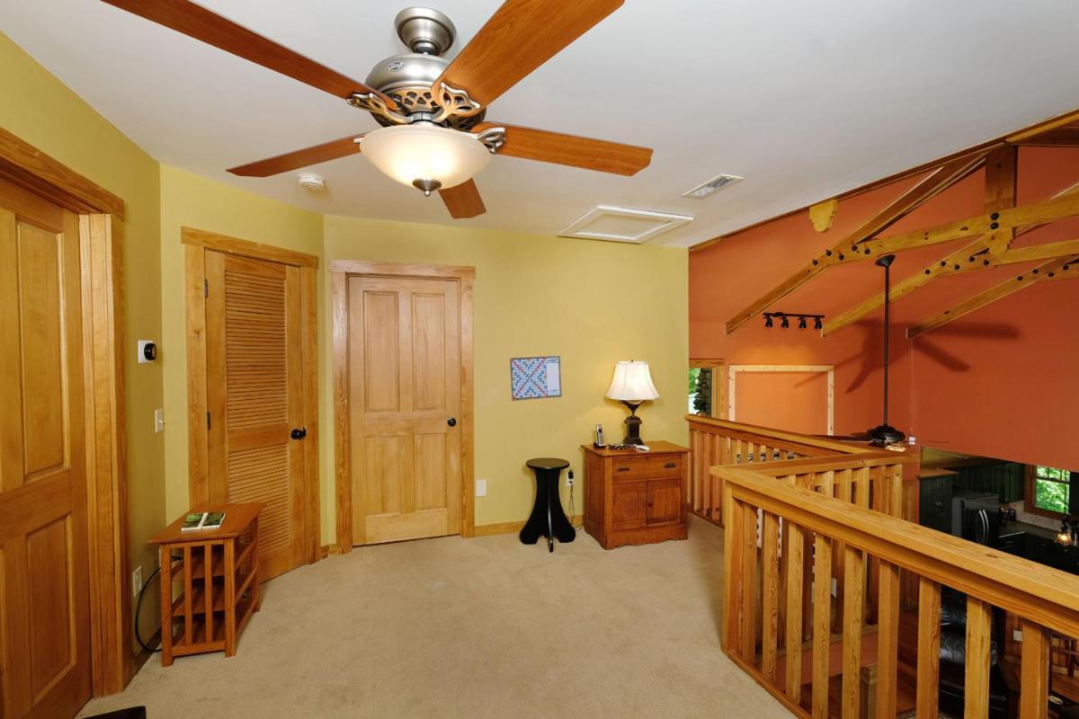 Spacious 4br Just 7 Min To Downtown Holiday home Gatlinburg