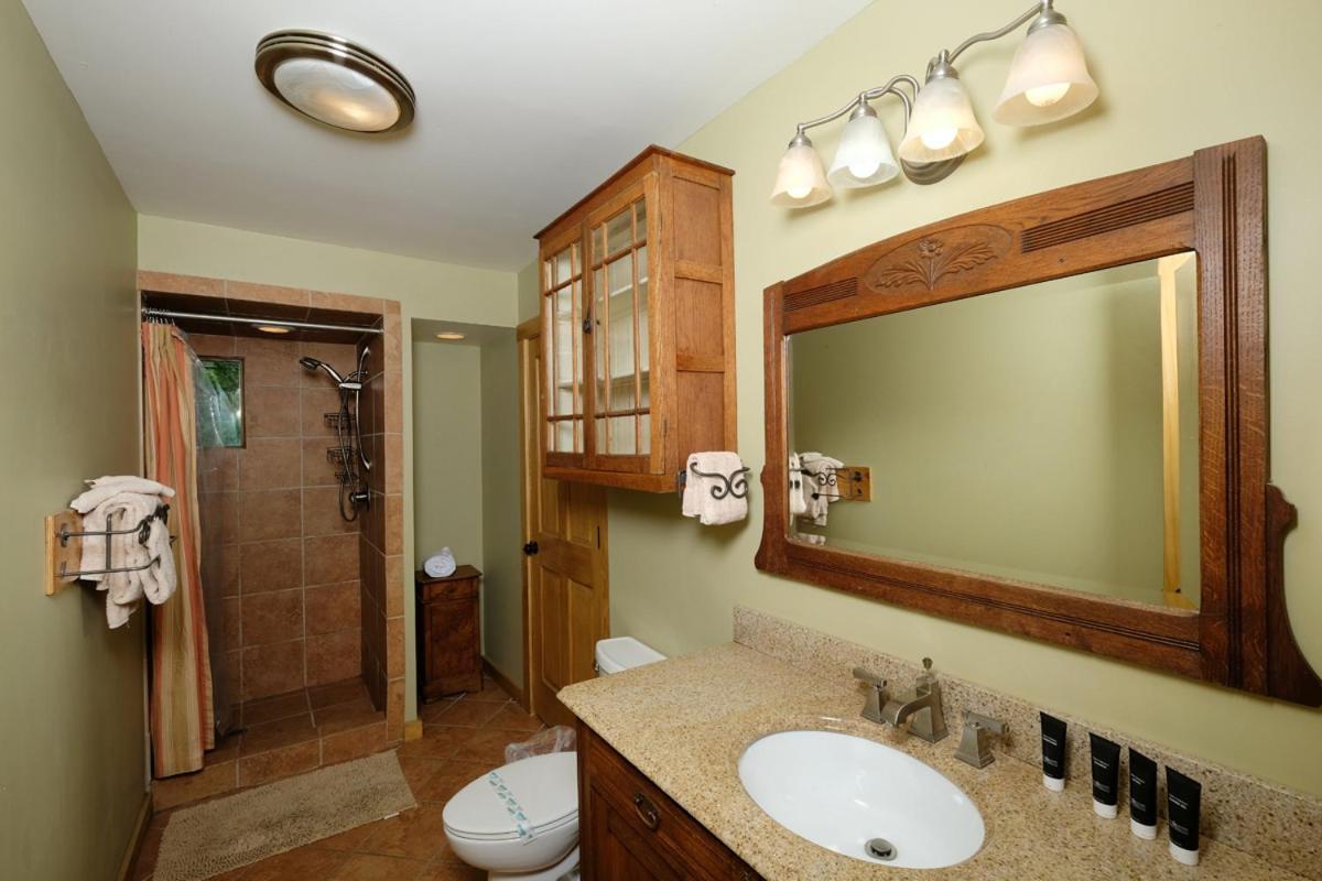 Spacious 4br Just 7 Min To Downtown