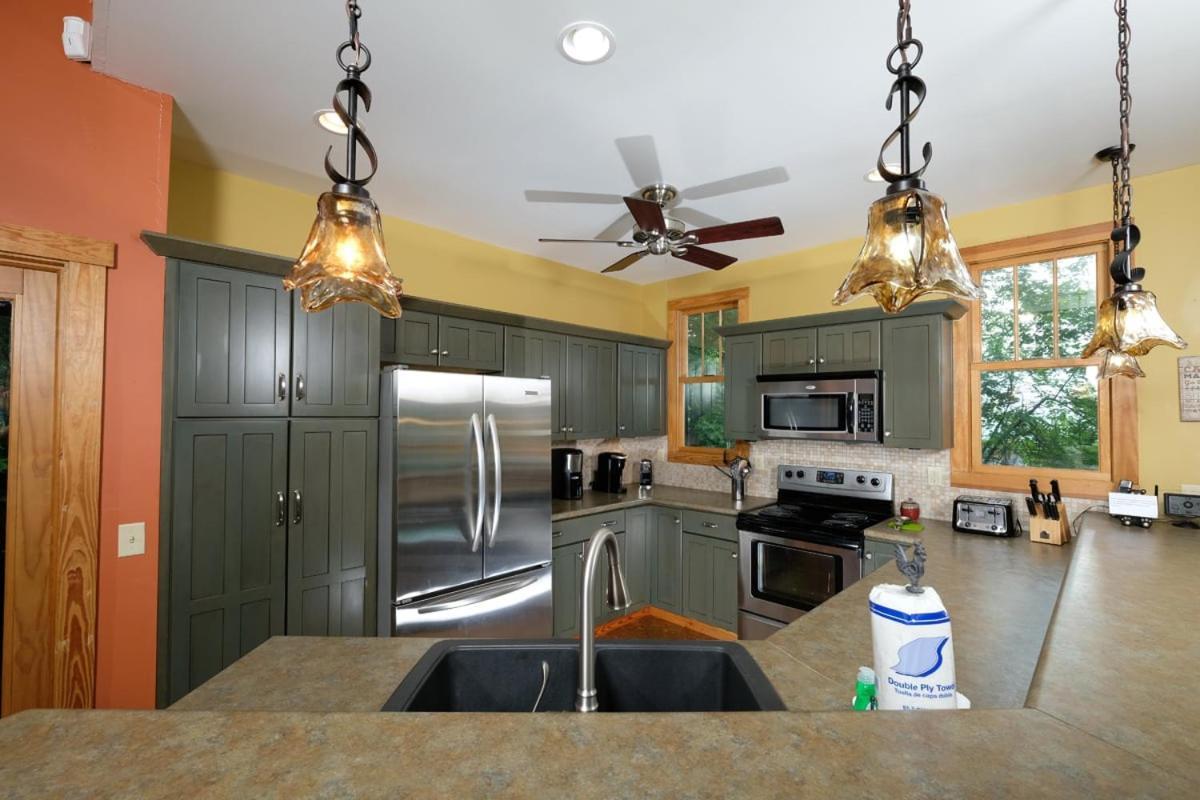 Spacious 4br Just 7 Min To Downtown