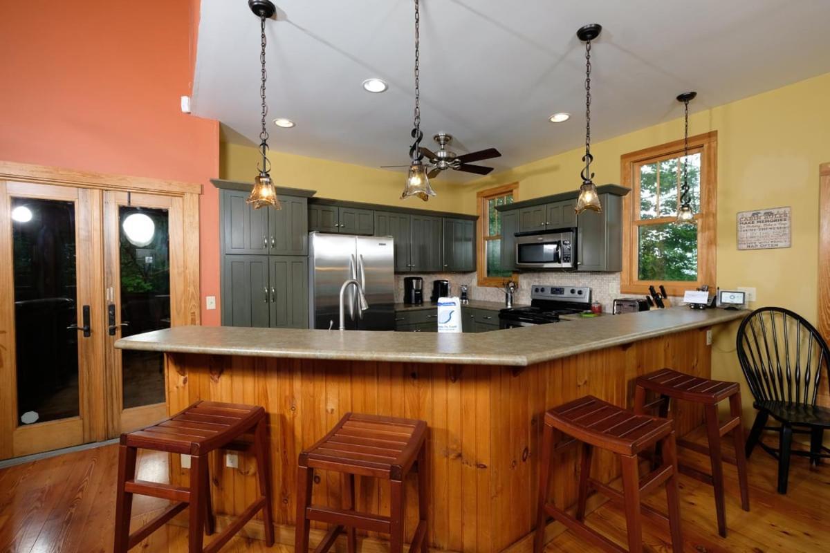 Spacious 4br Just 7 Min To Downtown * Gatlinburg