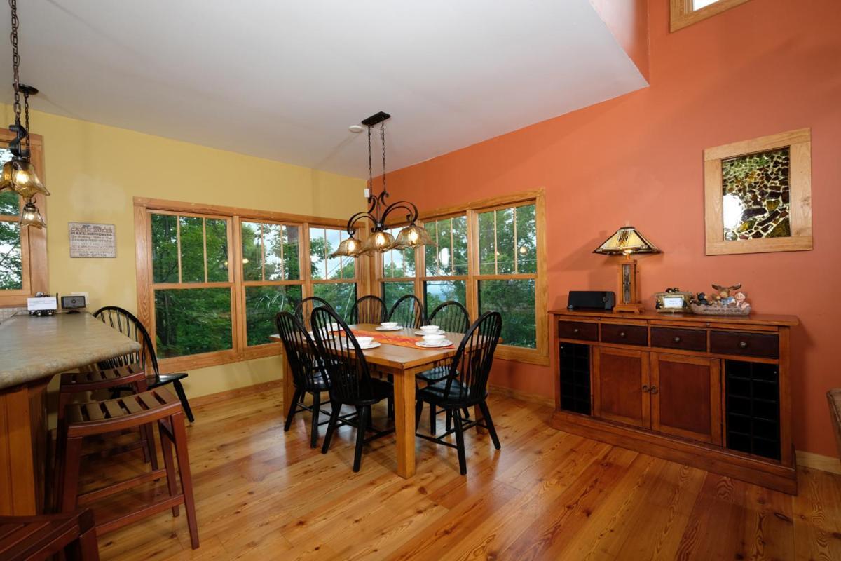 Holiday home Spacious 4br Just 7 Min To Downtown Gatlinburg