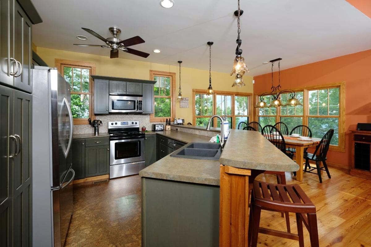 Spacious 4br Just 7 Min To Downtown * Gatlinburg