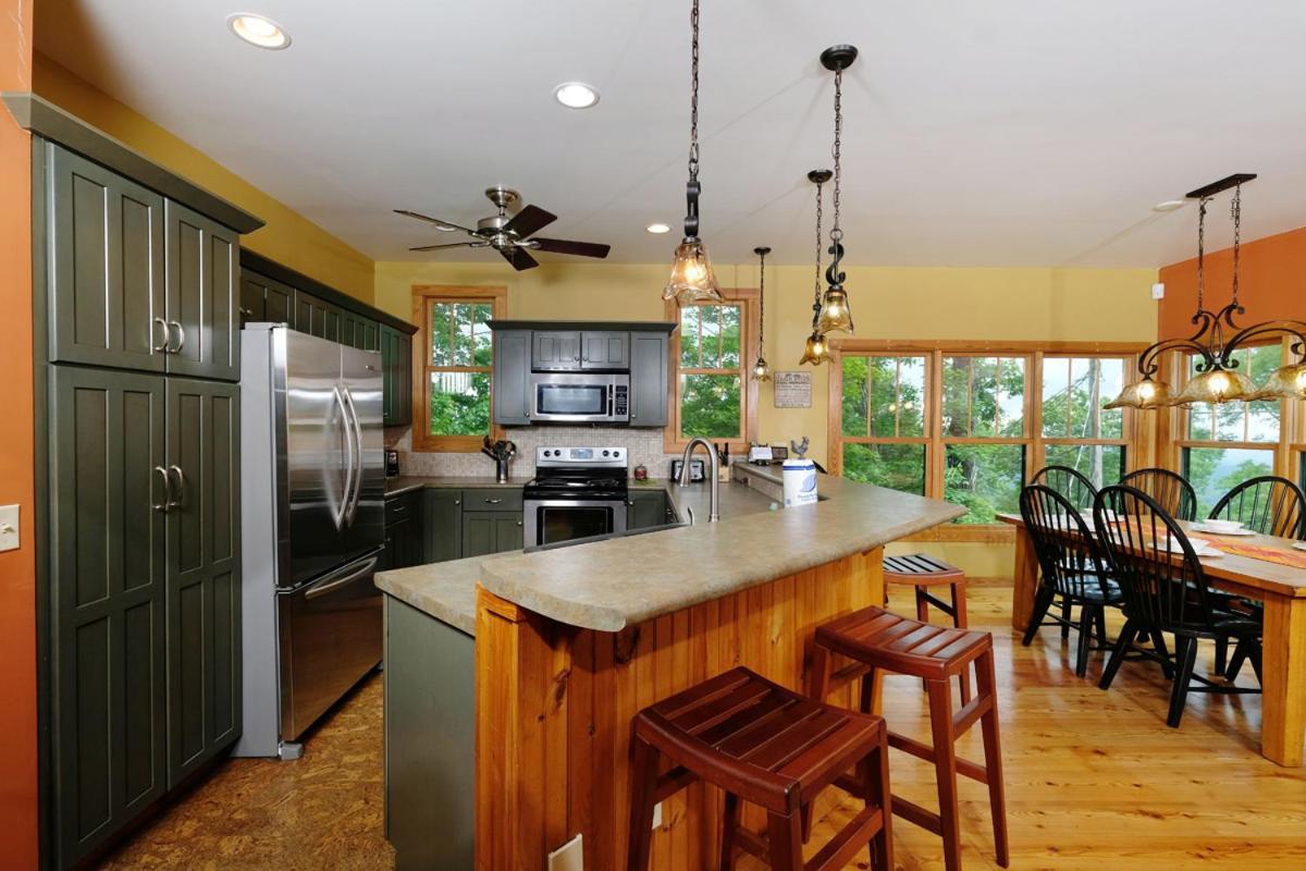 Spacious 4br Just 7 Min To Downtown