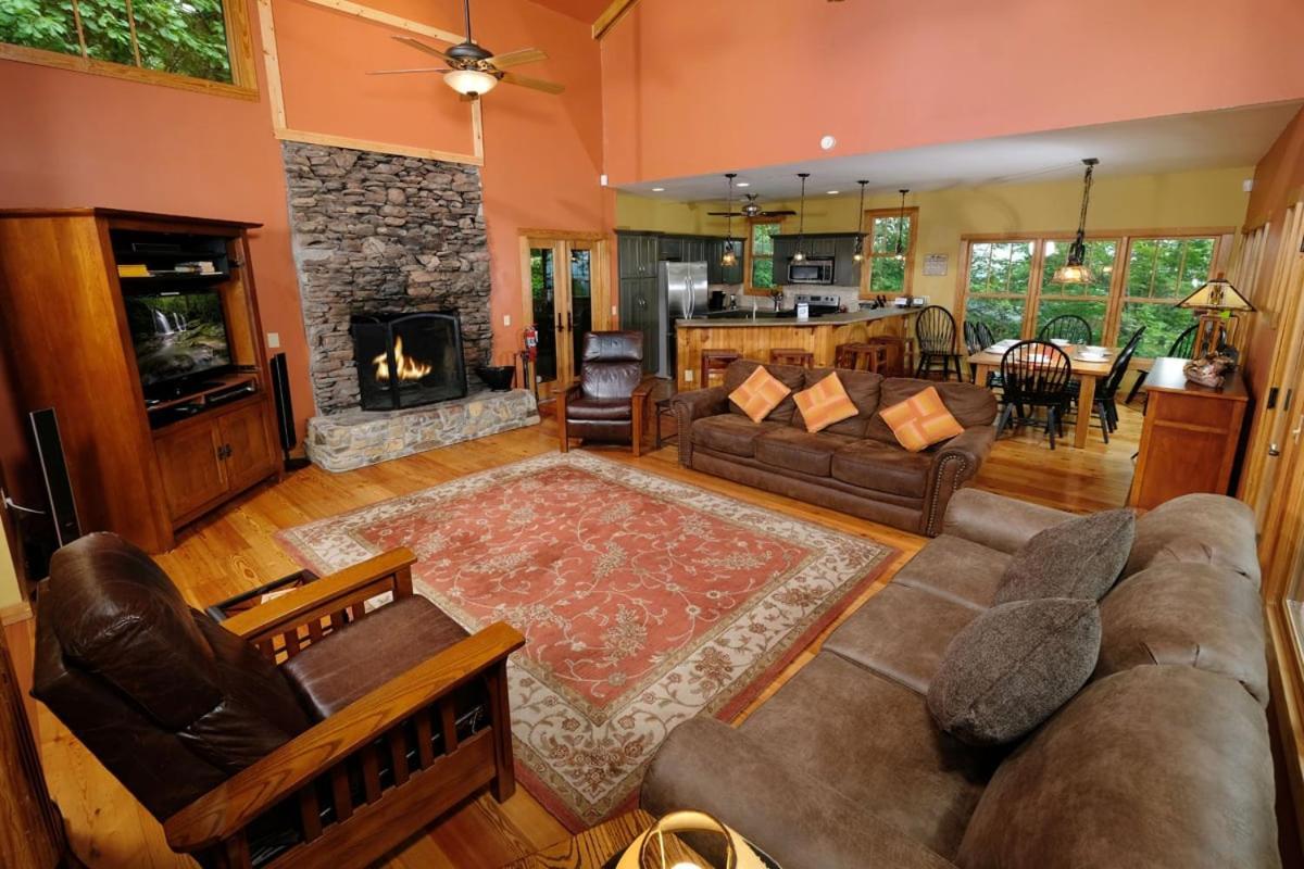 Spacious 4br Just 7 Min To Downtown Holiday home Gatlinburg