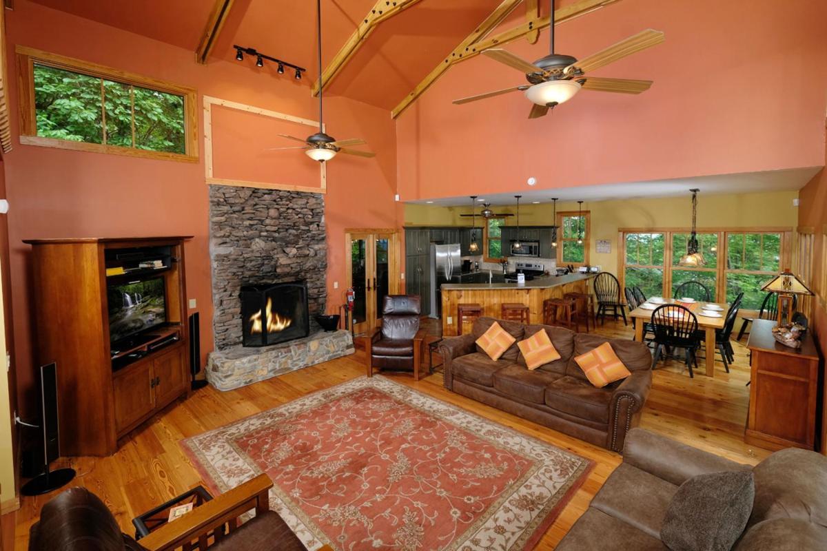 Spacious 4br Just 7 Min To Downtown Gatlinburg