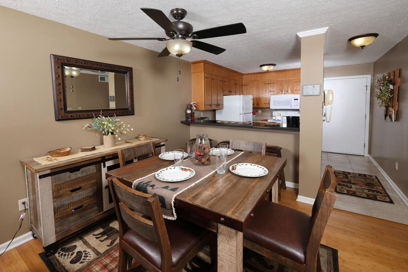 Holiday home 2br W Views! 7 Min To Downtown *