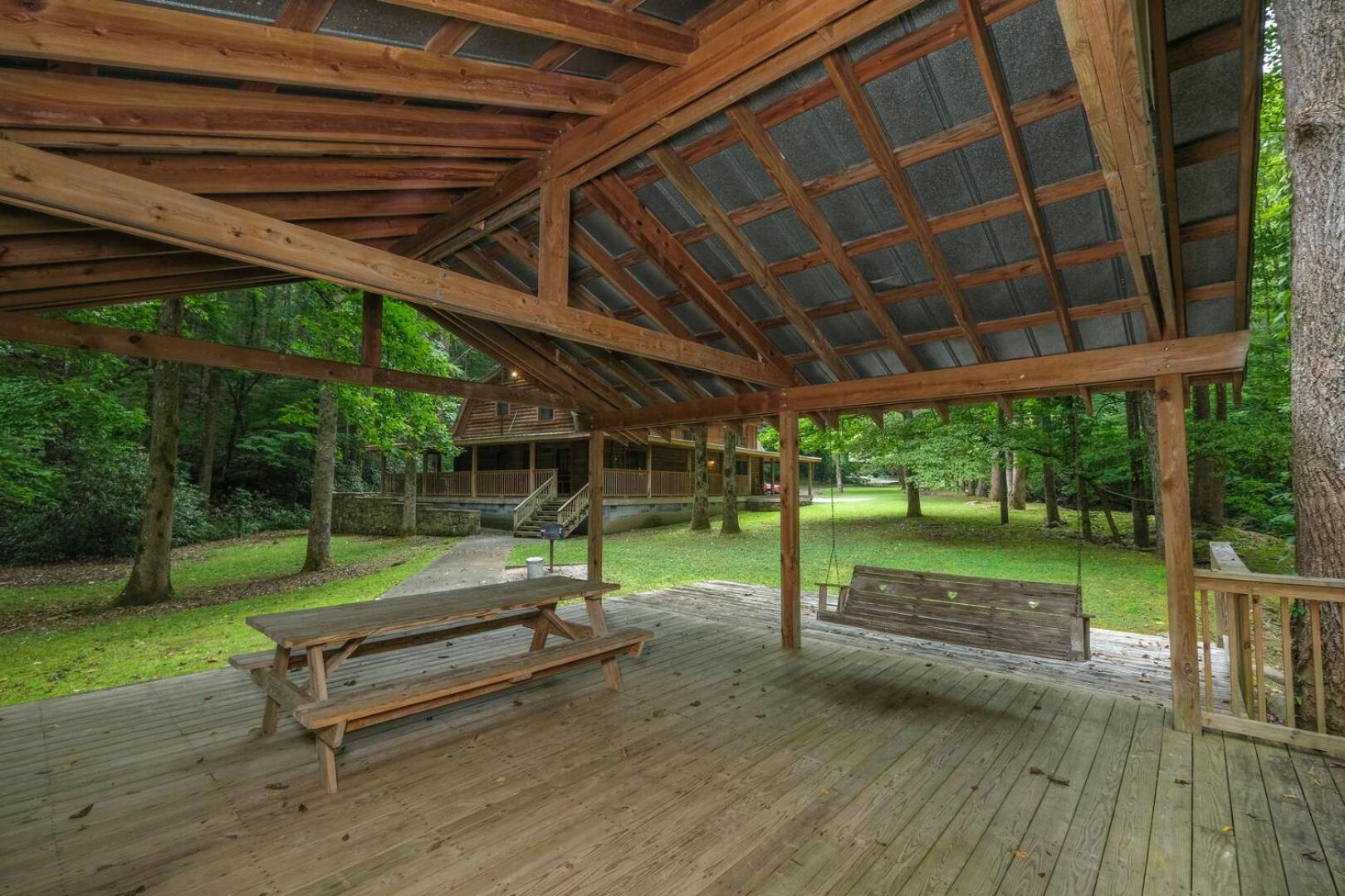 Creekside Spacious 4br Sleeps 12 Hot Tub Free Attraction Tickets *