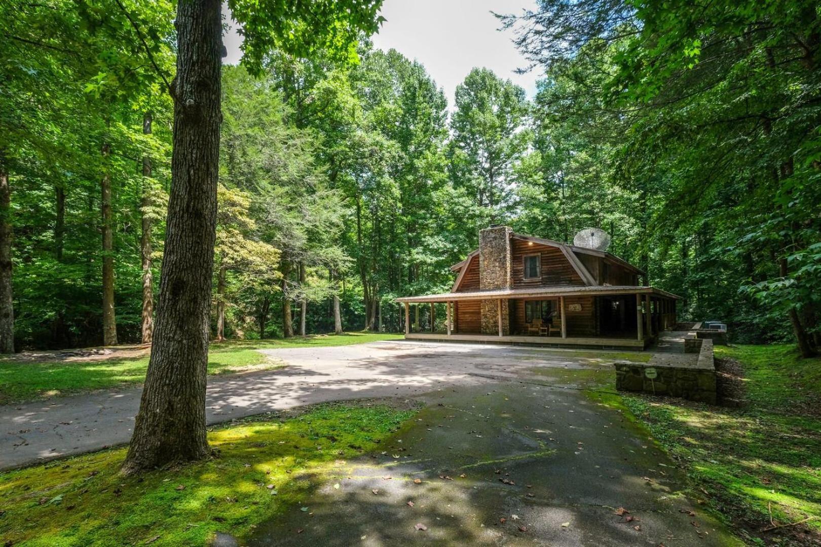 Creekside Spacious 4br Sleeps 12 Hot Tub Free Attraction Tickets *