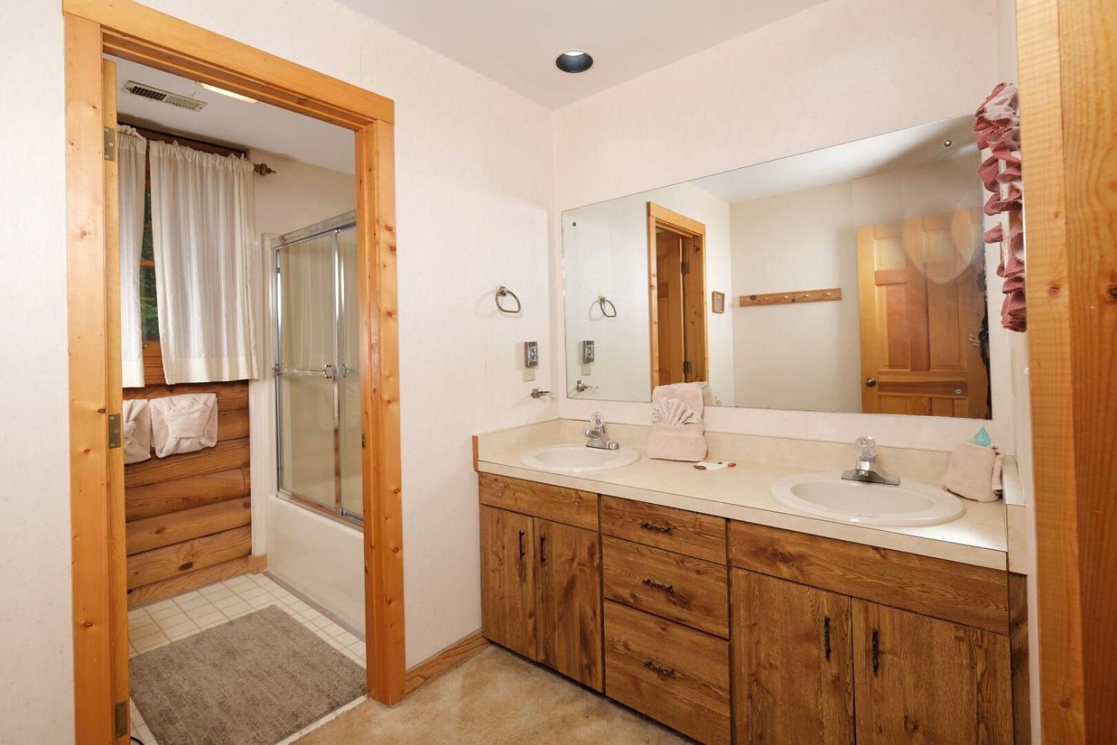 Creekside Spacious 4br Sleeps 12 Hot Tub Free Attraction Tickets Gatlinburg