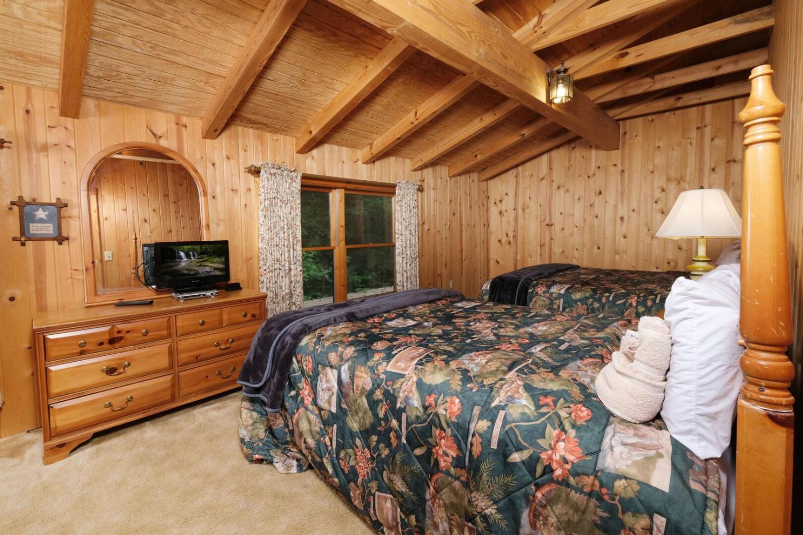 Creekside Spacious 4br Sleeps 12 Hot Tub Free Attraction Tickets * Gatlinburg