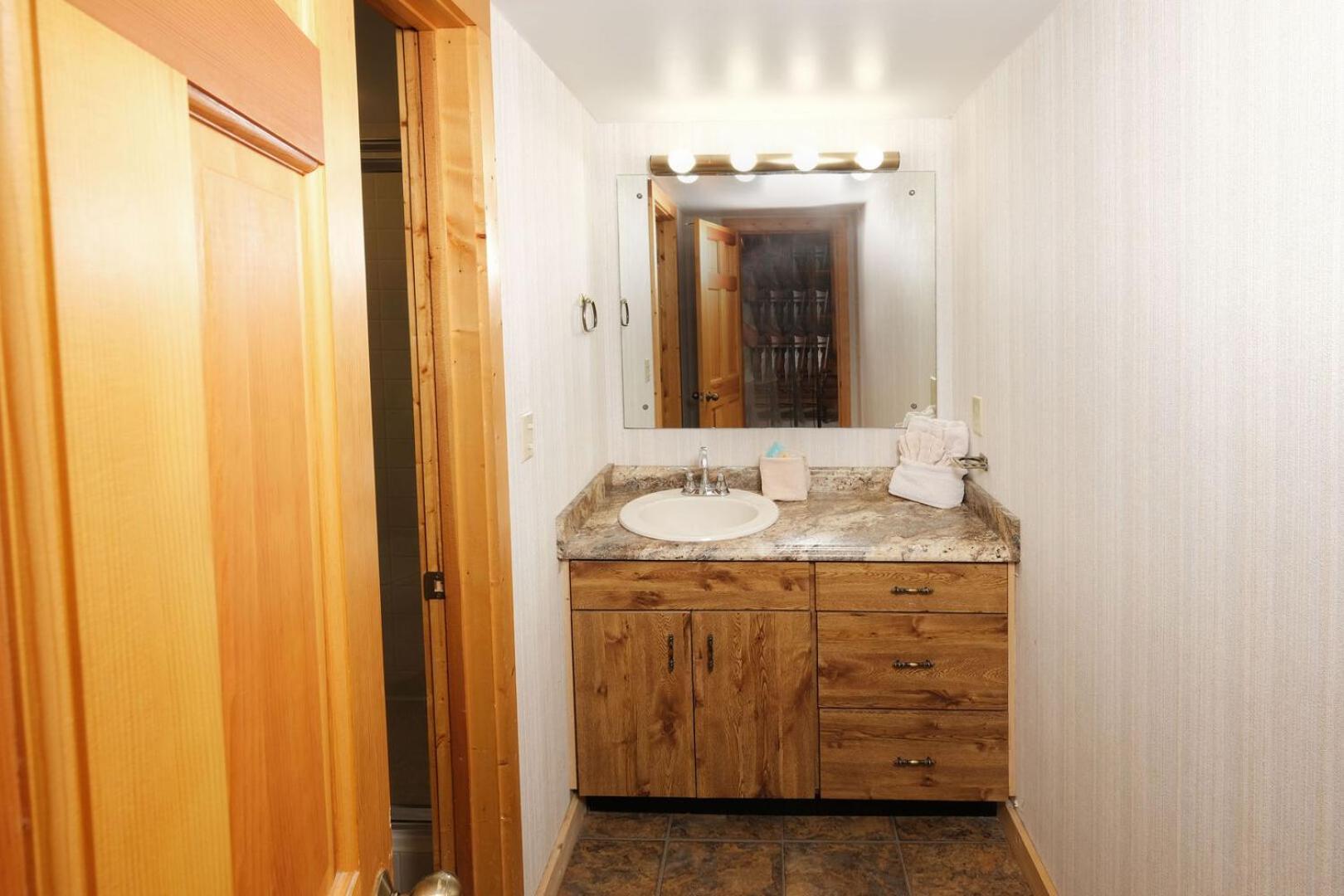 Creekside Spacious 4br Sleeps 12 Hot Tub Free Attraction Tickets Holiday home Gatlinburg