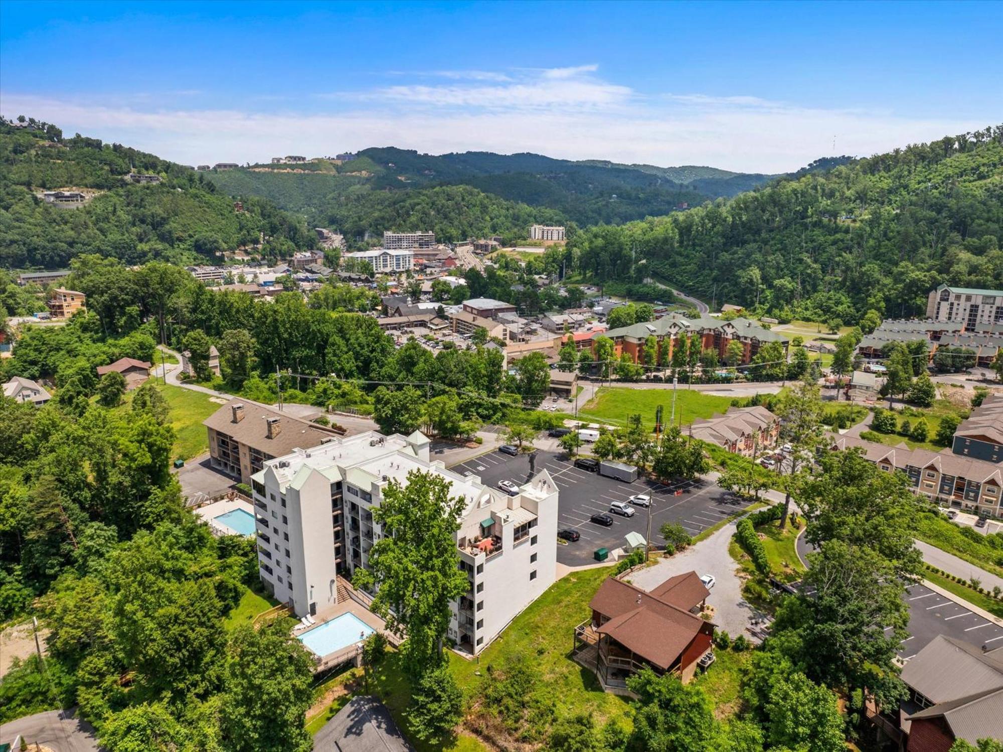Luxurious 2br Views! Walking Distance To Dwtn Gatlinburg! Holiday home Gatlinburg