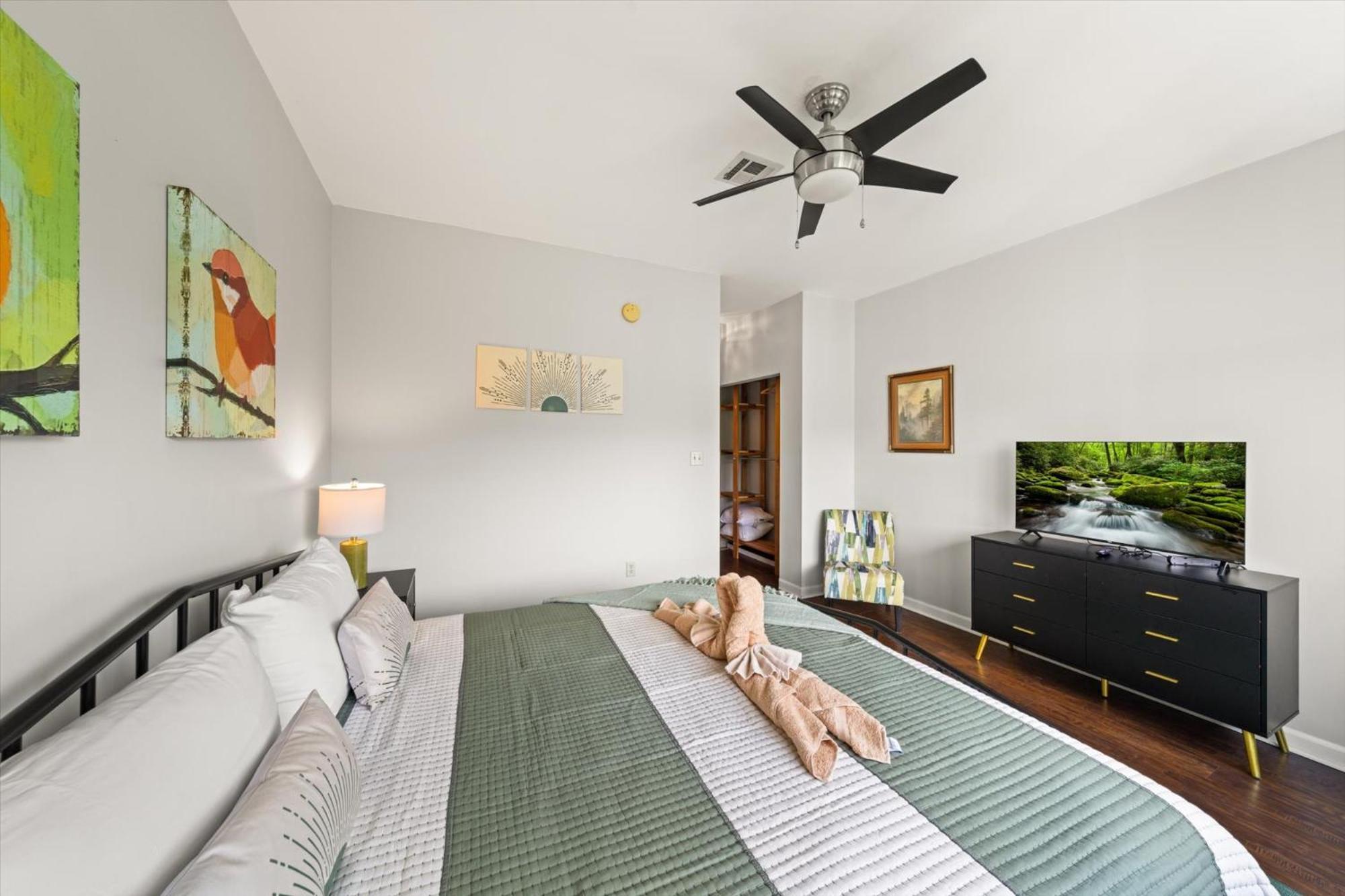 Luxurious 2br Views! Walking Distance To Dwtn Gatlinburg! Gatlinburg