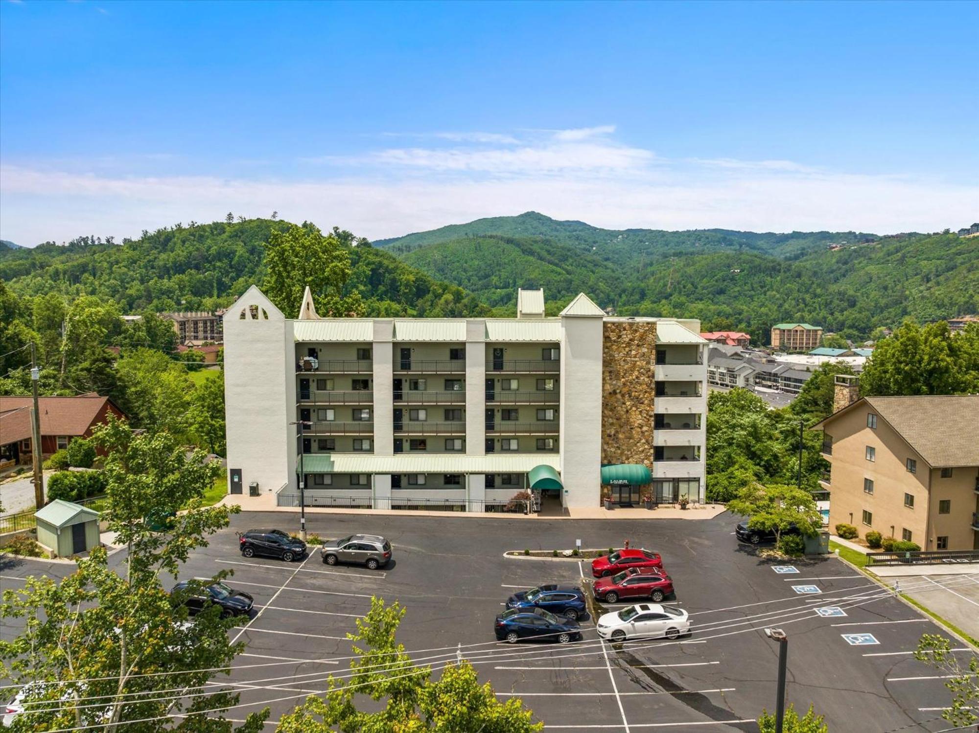 Luxurious 2br Views! Walking Distance To Dwtn Gatlinburg! Holiday home *