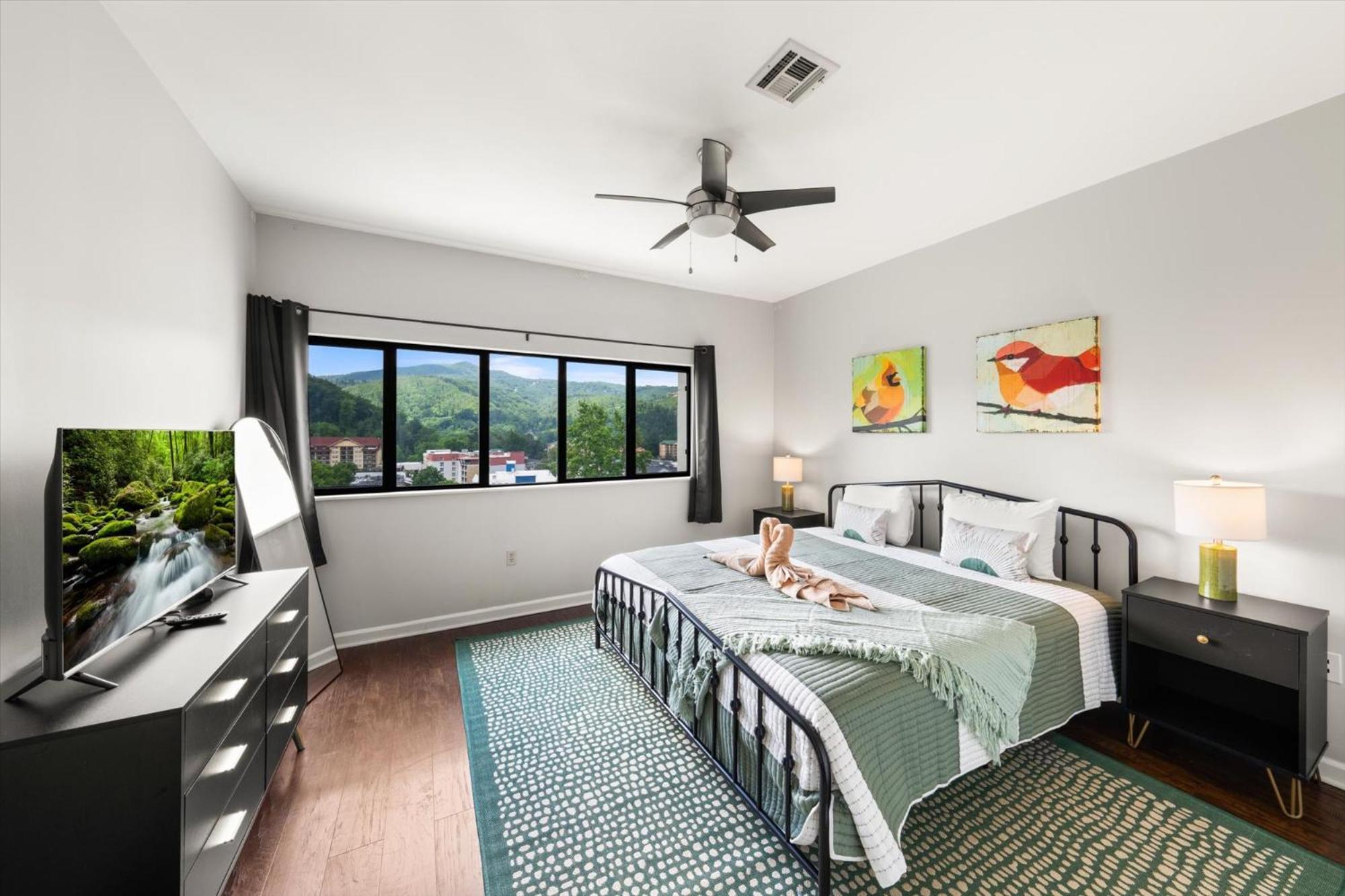 Luxurious 2br Views! Walking Distance To Dwtn Gatlinburg! *