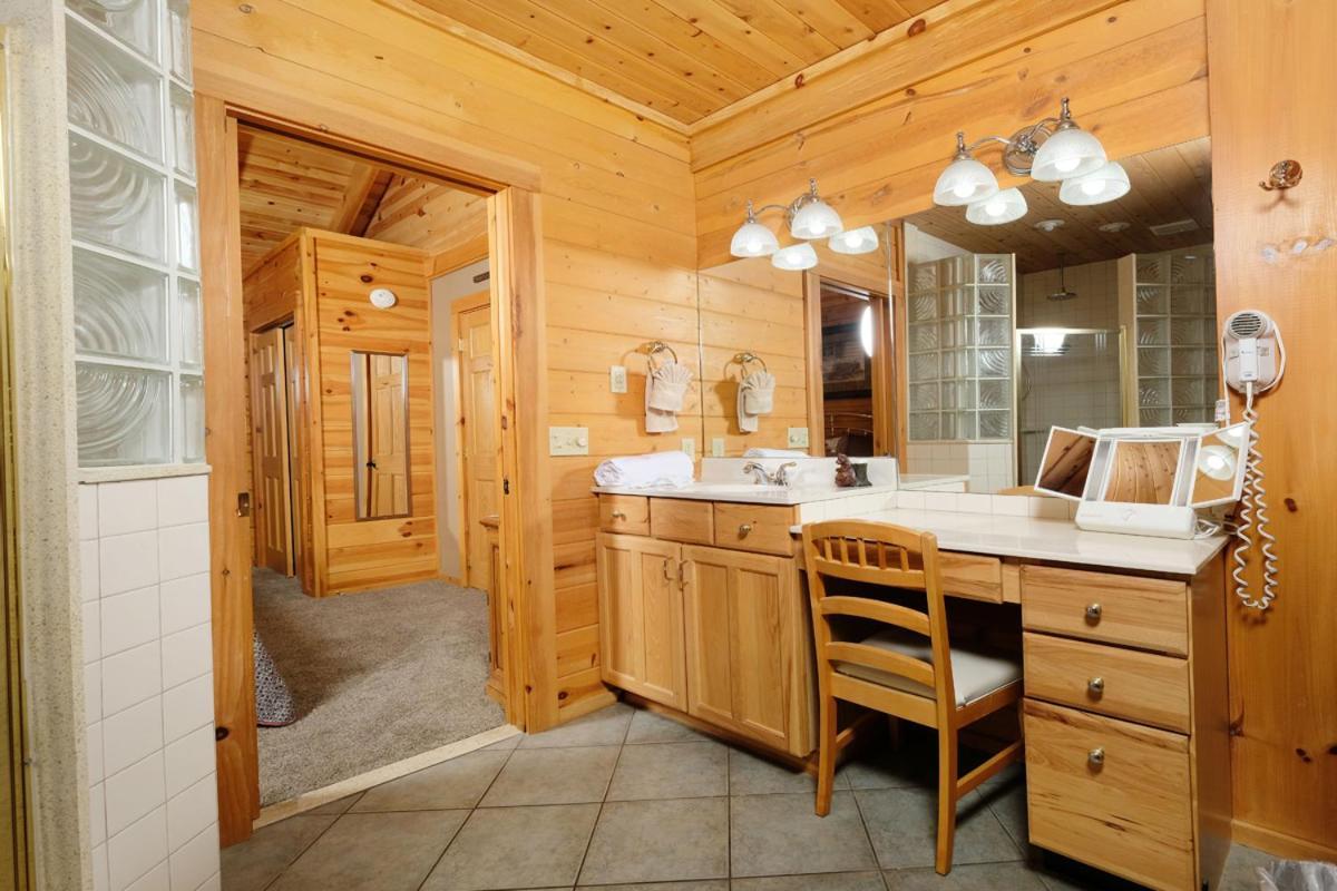 Holiday home Cozy 3br Just 7 Min To Dwtn Hot Tub Free Attraction Tickets *