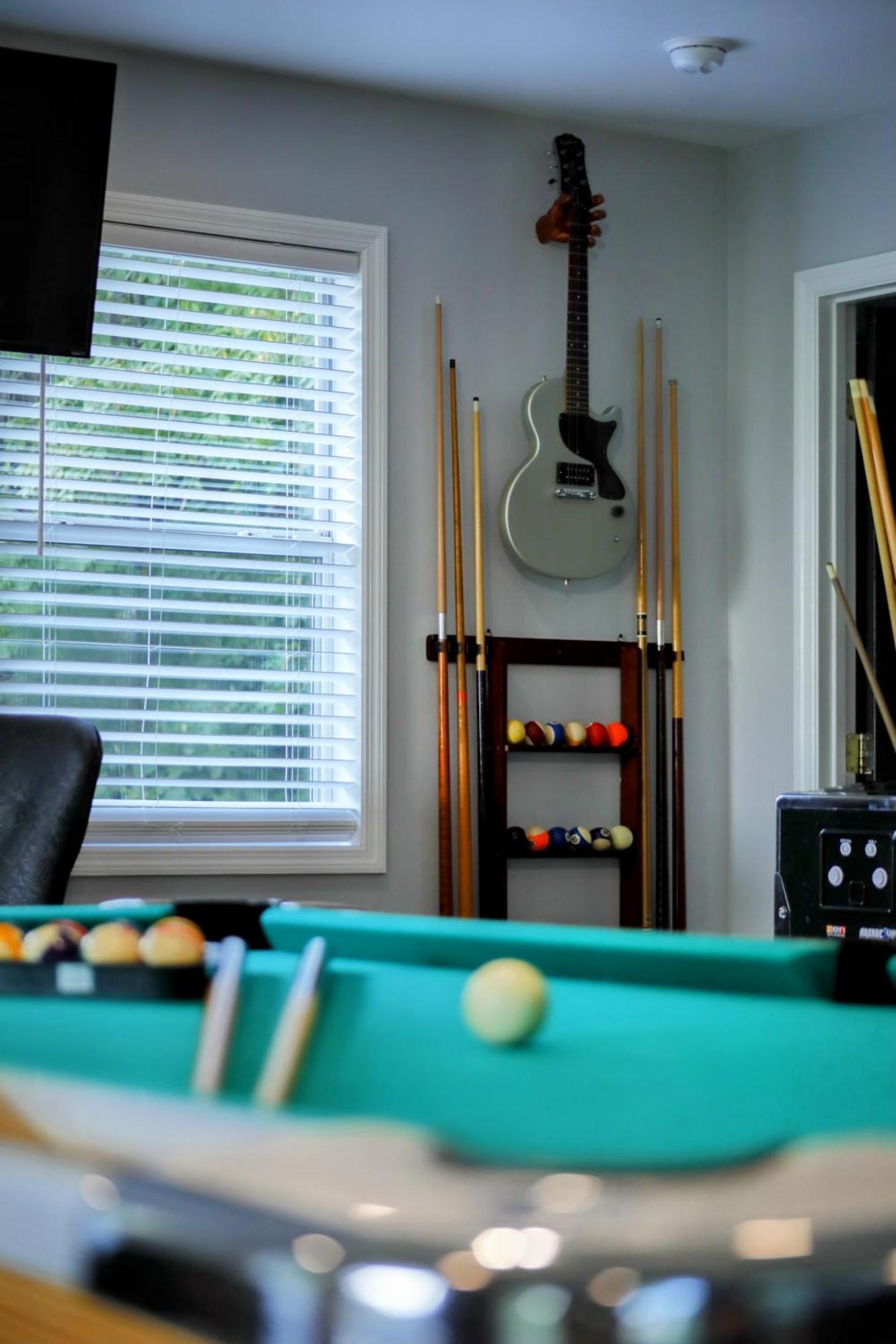 3 Pools, Pool Table, Hot Tub, Arcade! Gatlinburg