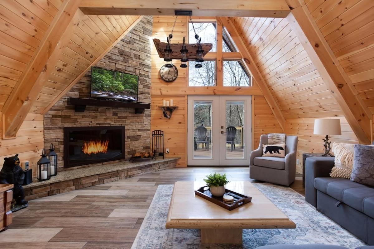 Holiday home 3 Miles To Gsmnp & Dtwn Good Views Hottub A-frame *