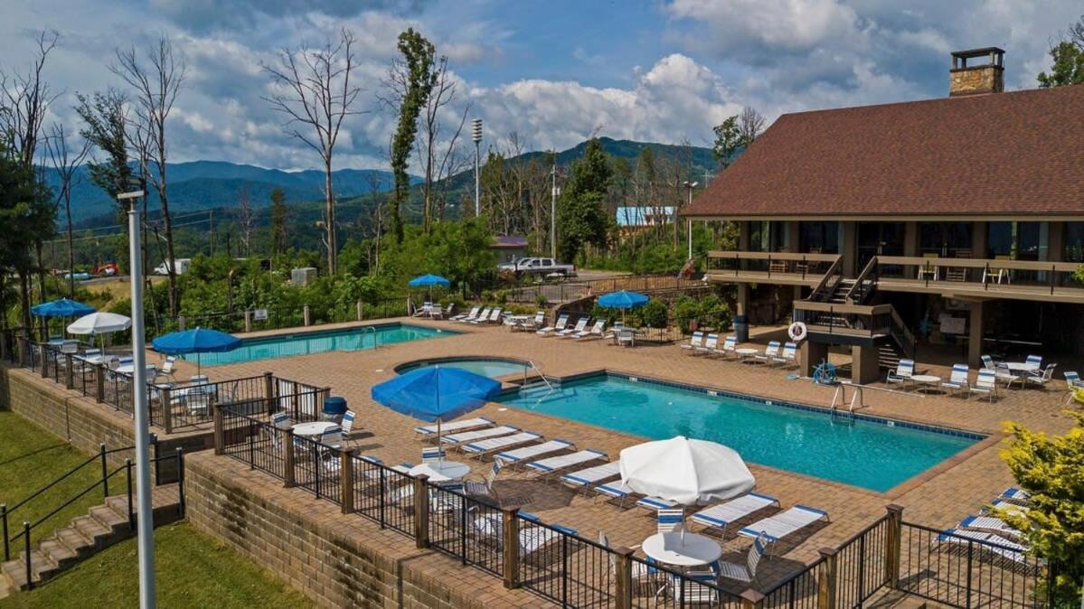 3 Miles To Gsmnp & Dtwn Good Views Hottub A-frame Holiday home