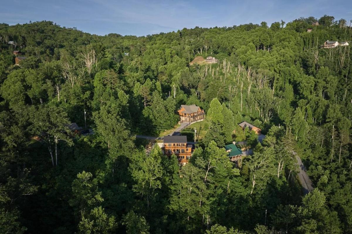 Mountain View, Indoor Pool, Luxury Cabin, Bears Gatlinburg