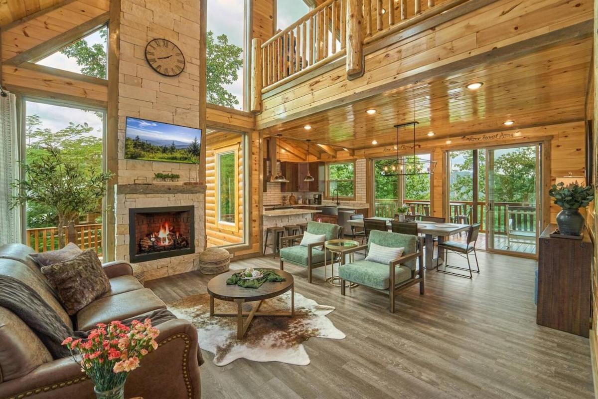 Mountain View, Indoor Pool, Luxury Cabin, Bears * Gatlinburg