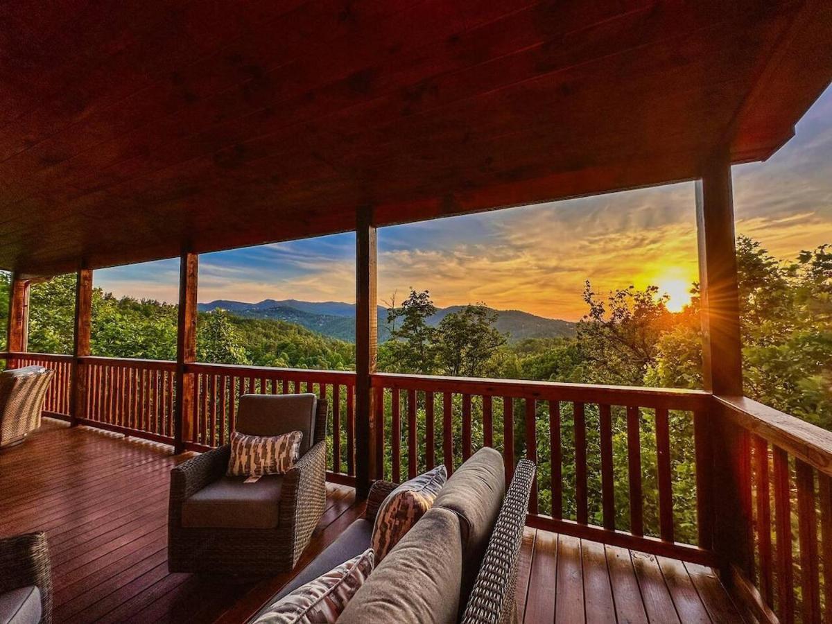 Mountain View, Indoor Pool, Luxury Cabin, Bears * Gatlinburg