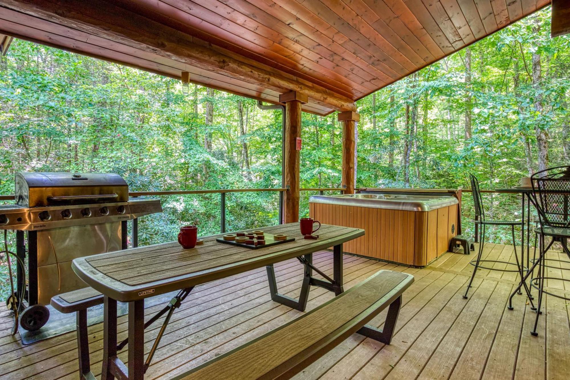 Rippling Stream, Hot Tub, Pool Table, Wifi, 1089 Free Tickets Each Paid Day, Dollywood And *