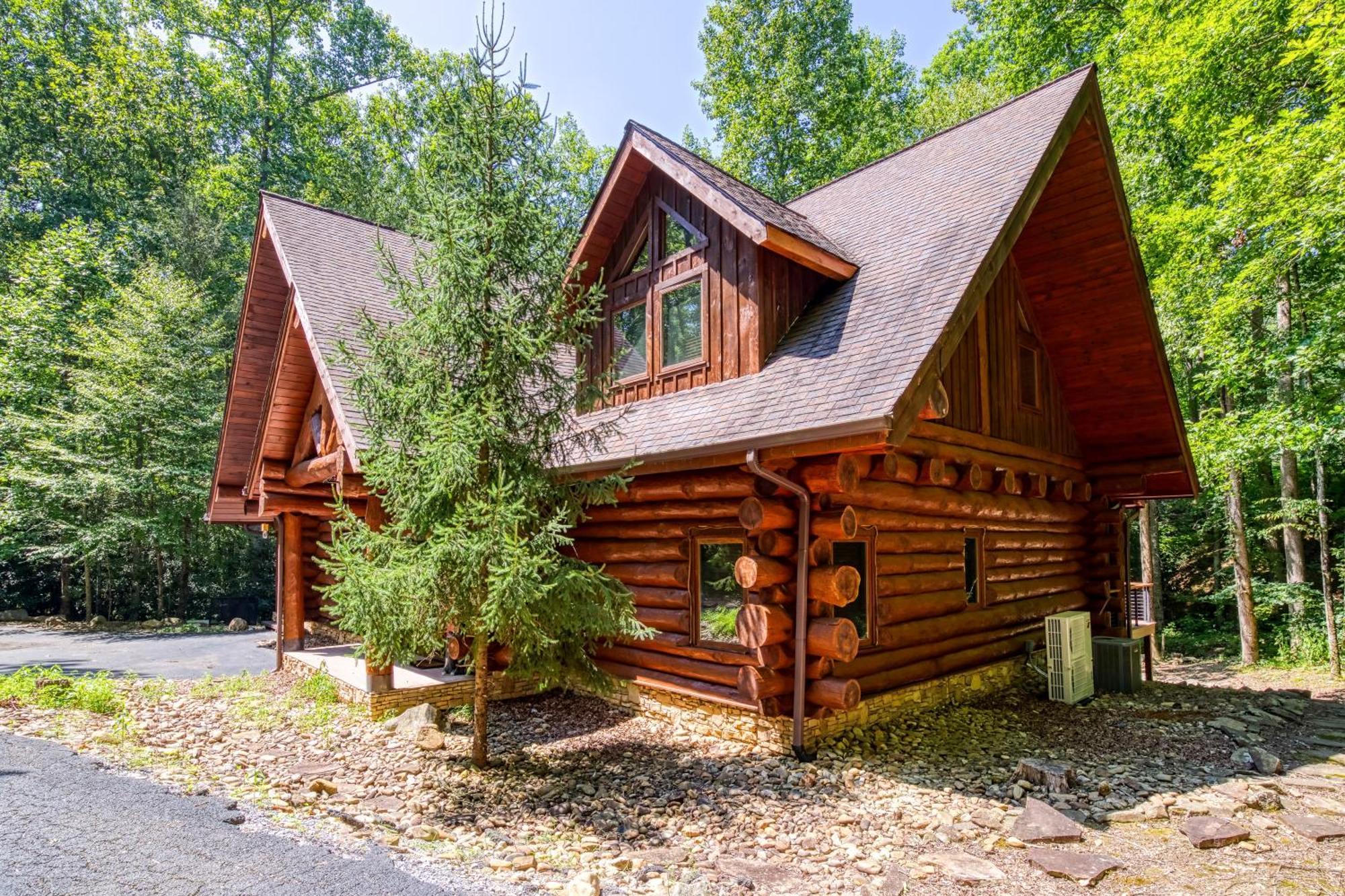 Rippling Stream, Hot Tub, Pool Table, Wifi, 1089 Free Tickets Each Paid Day, Dollywood And Holiday home