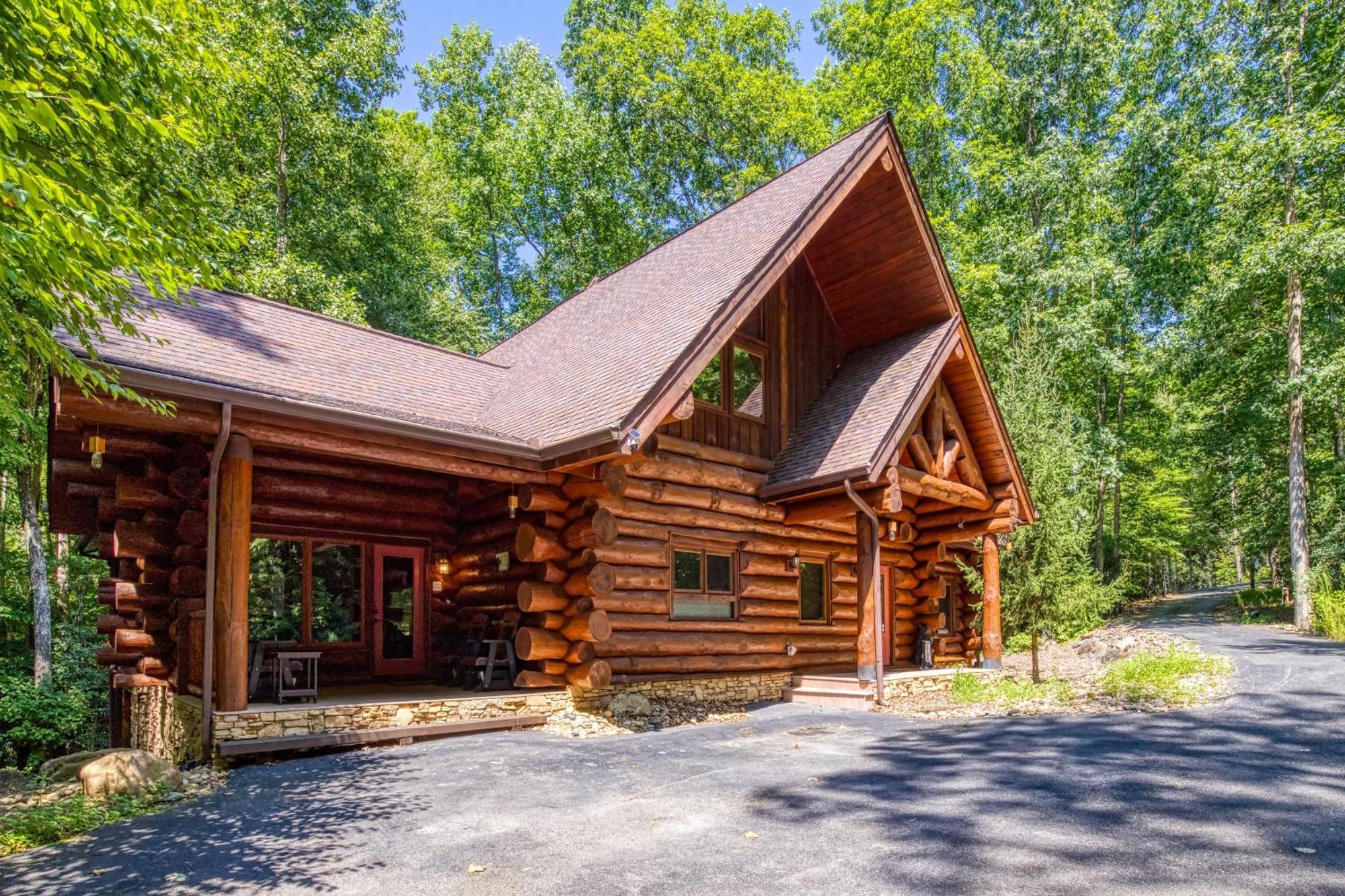 Rippling Stream, Hot Tub, Pool Table, Wifi, 1089 Free Tickets Each Paid Day, Dollywood And Holiday home *