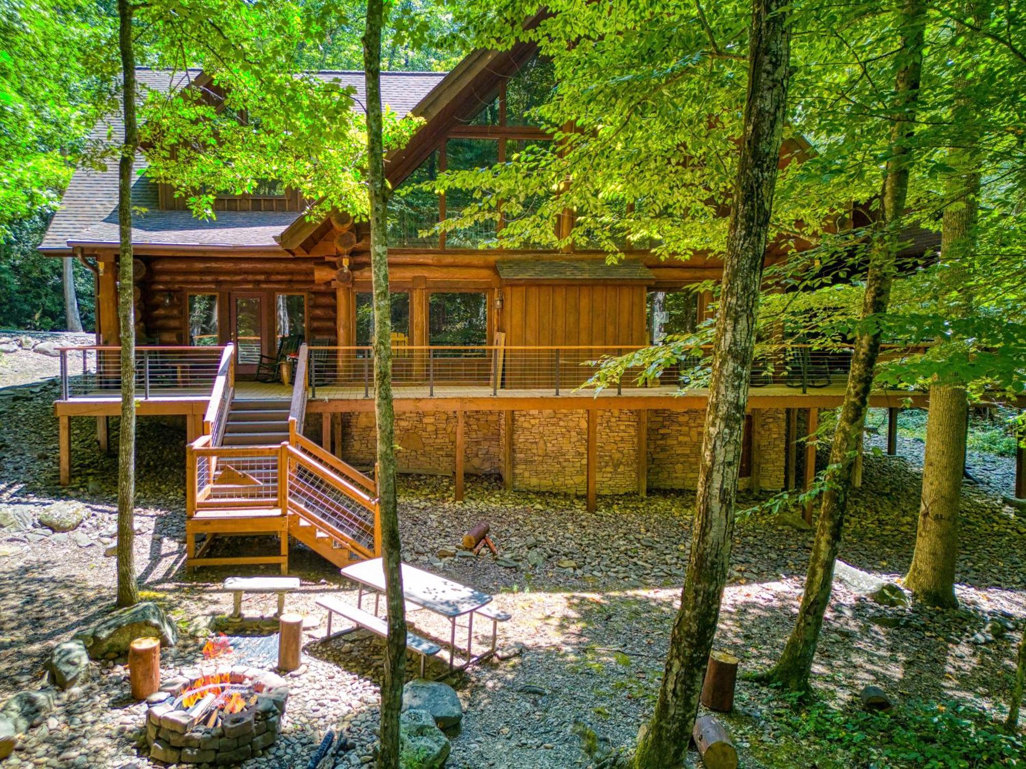 Rippling Stream, Hot Tub, Pool Table, Wifi, 1089 Free Tickets Each Paid Day, Dollywood And Holiday home