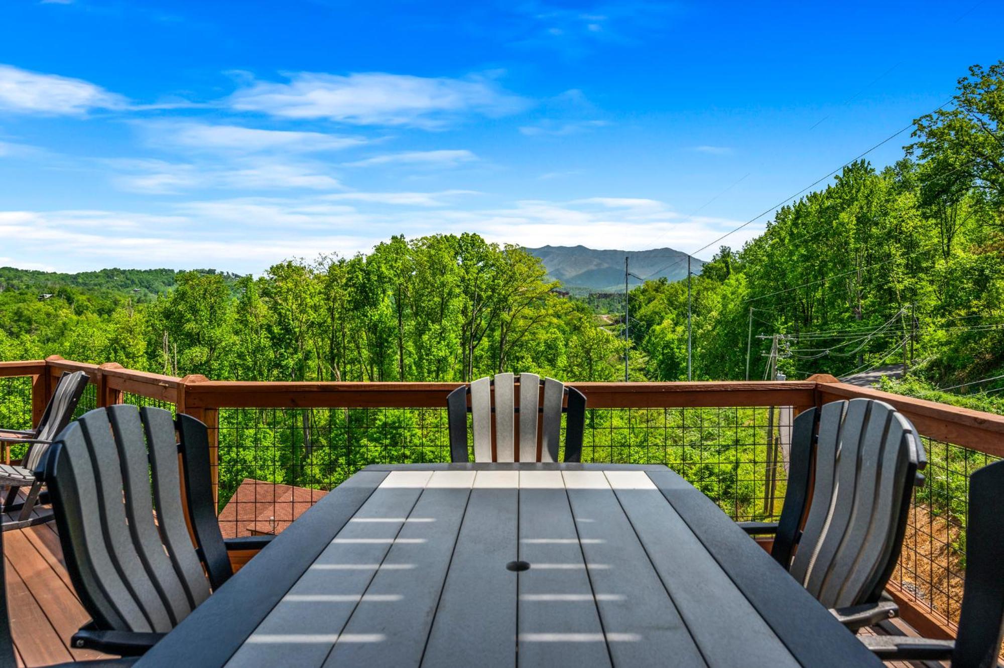 4bdr, Views, Pool, Hot Tub, Location And Fun *