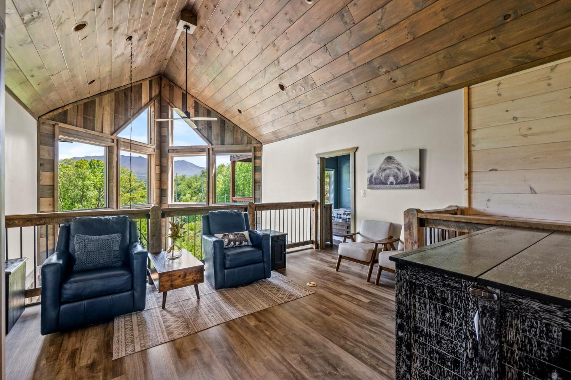 4bdr, Views, Pool, Hot Tub, Location And Fun *