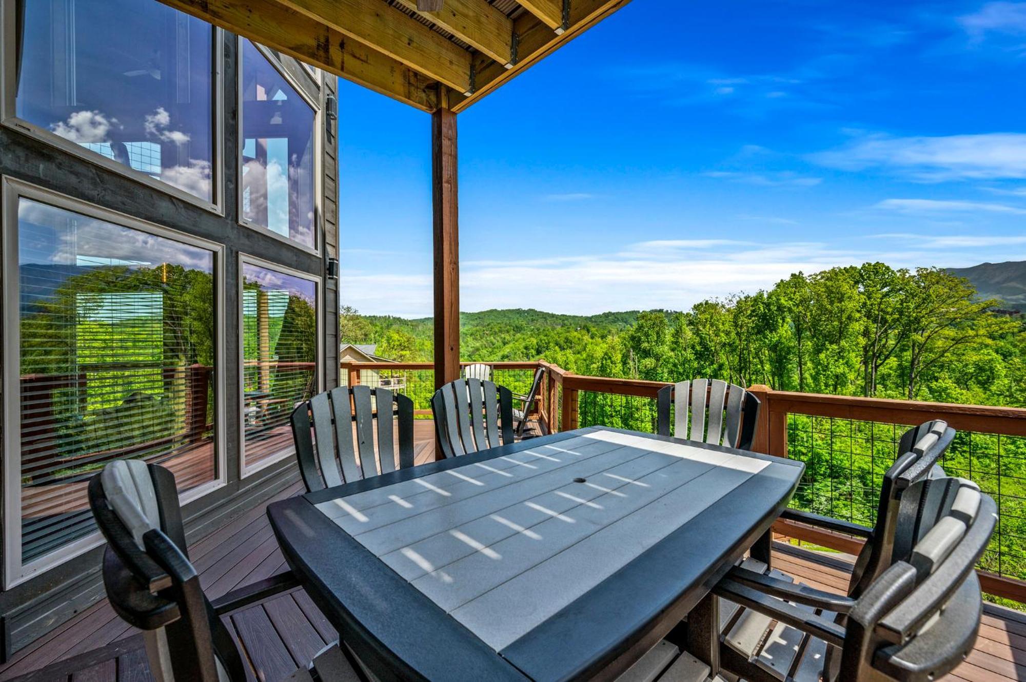 4bdr, Views, Pool, Hot Tub, Location And Fun * Gatlinburg