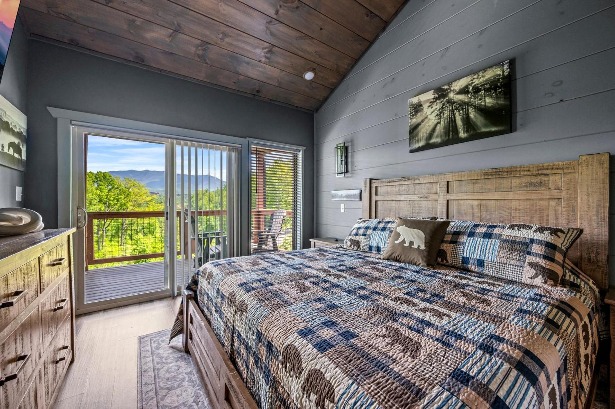 4bdr, Views, Pool, Hot Tub, Location And Fun *