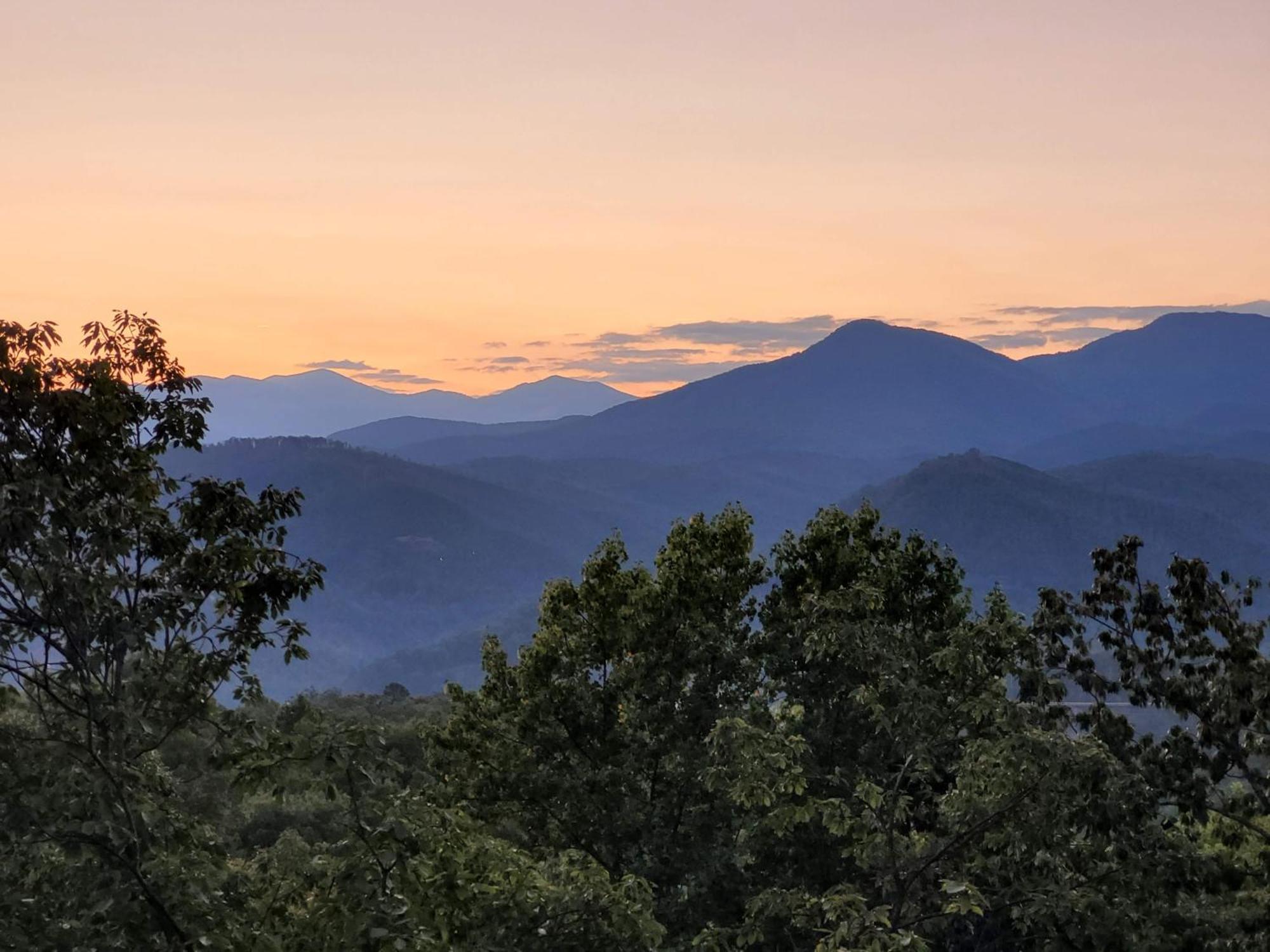 Mountain View Hideaway